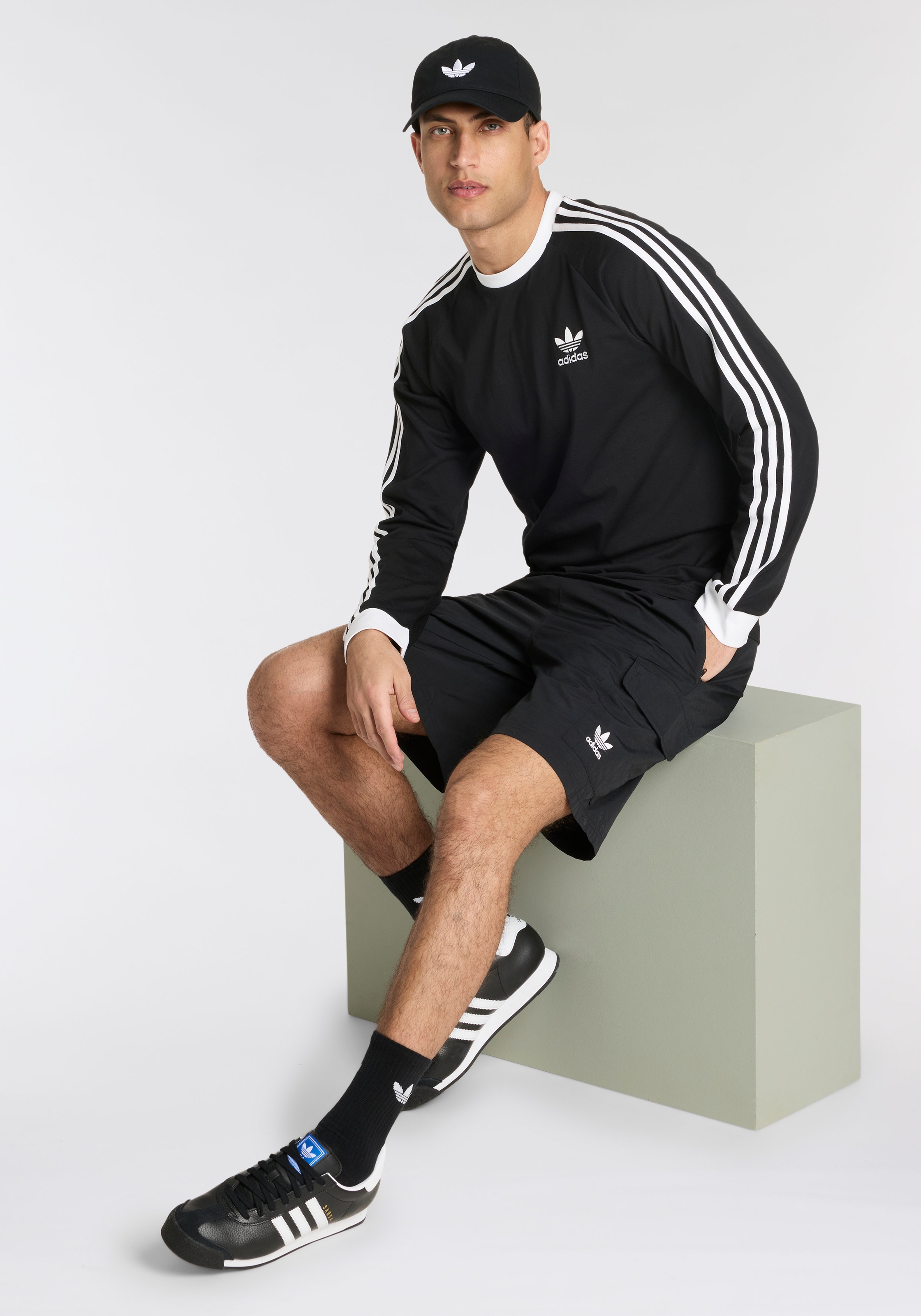 adidas Originals Shorts »ESS WVN SHORTS«, (1 tlg.)