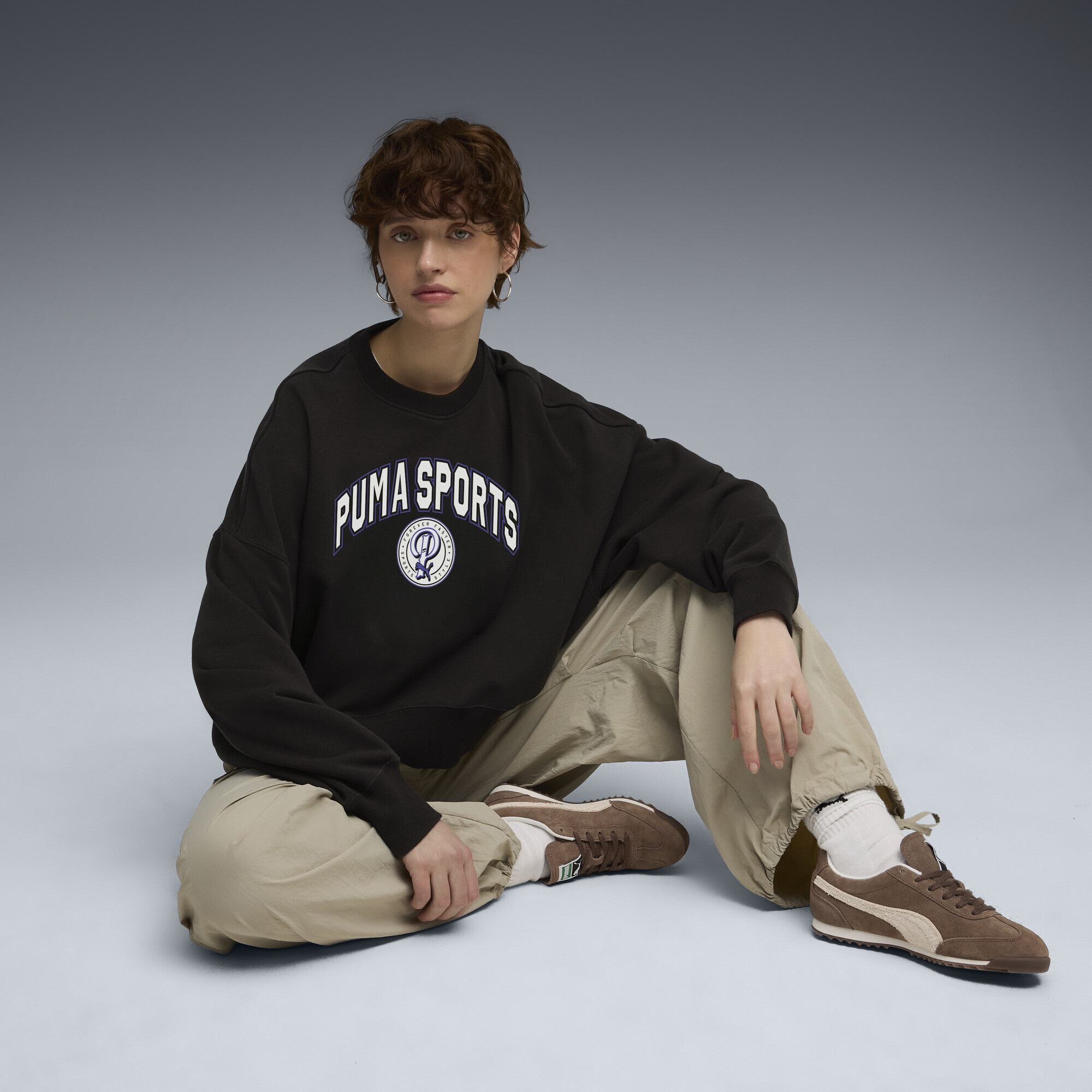PUMA Sweatshirt »Wardrobe Essentials Sports Legacy Oversized Graphic Crew«