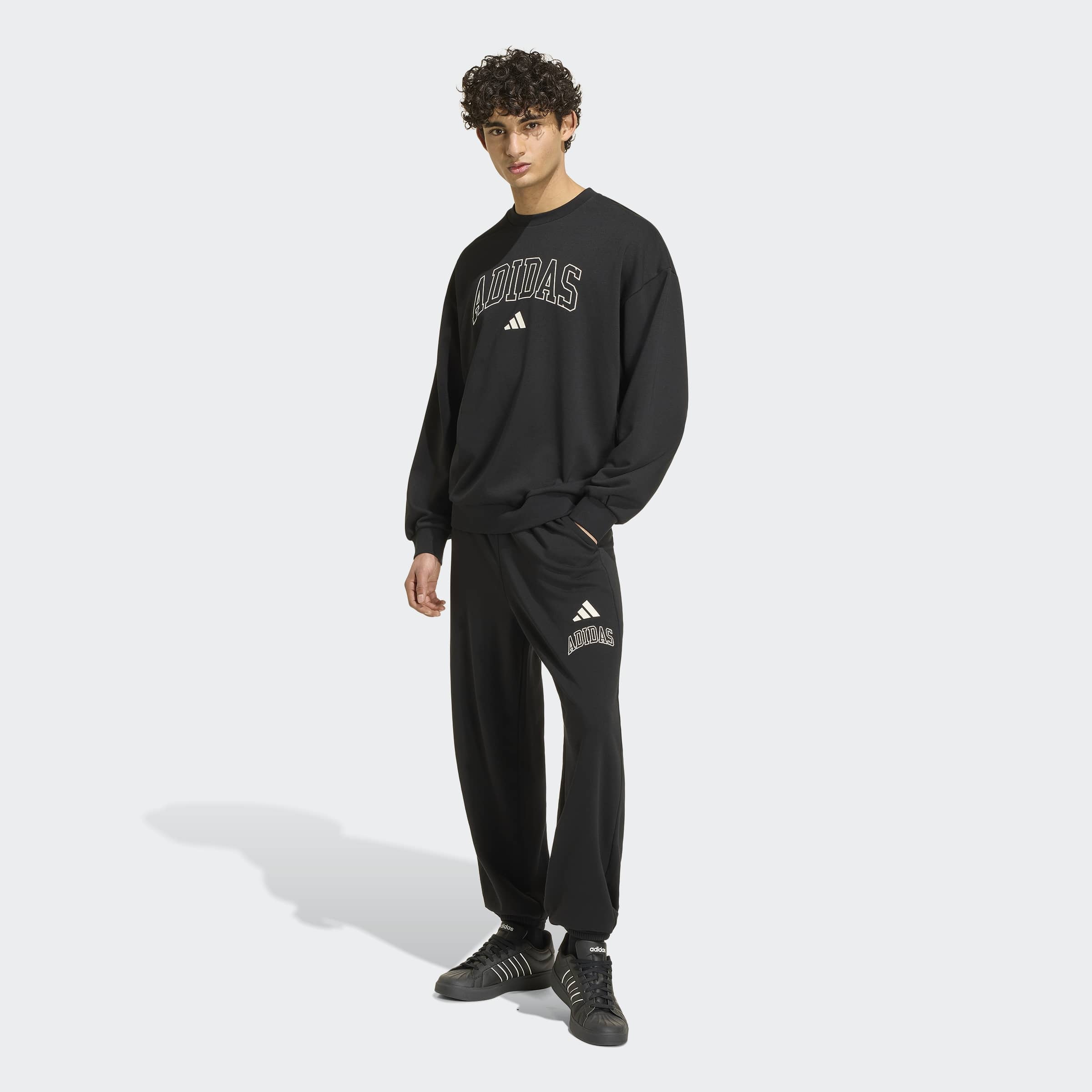 adidas Sportswear Sporthose »SEASONAL ESSENTIALS COLLEGIATE, FRENCH TERRY, BÜNDCHEN«  mit normal-weiter Passform, ohne Verschluss, für Erwachsene