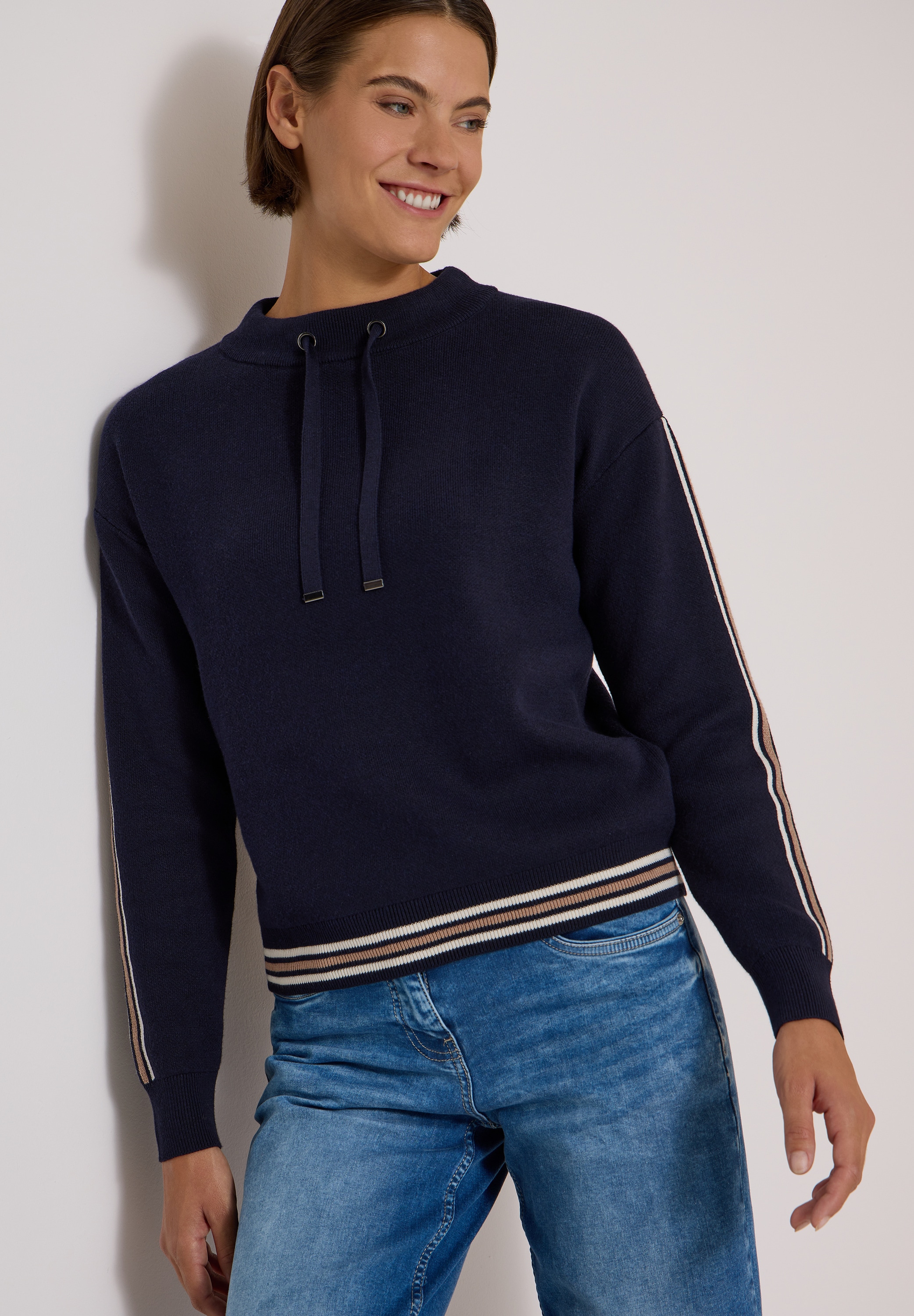 Cecil Stehkragenpullover College-Style Details