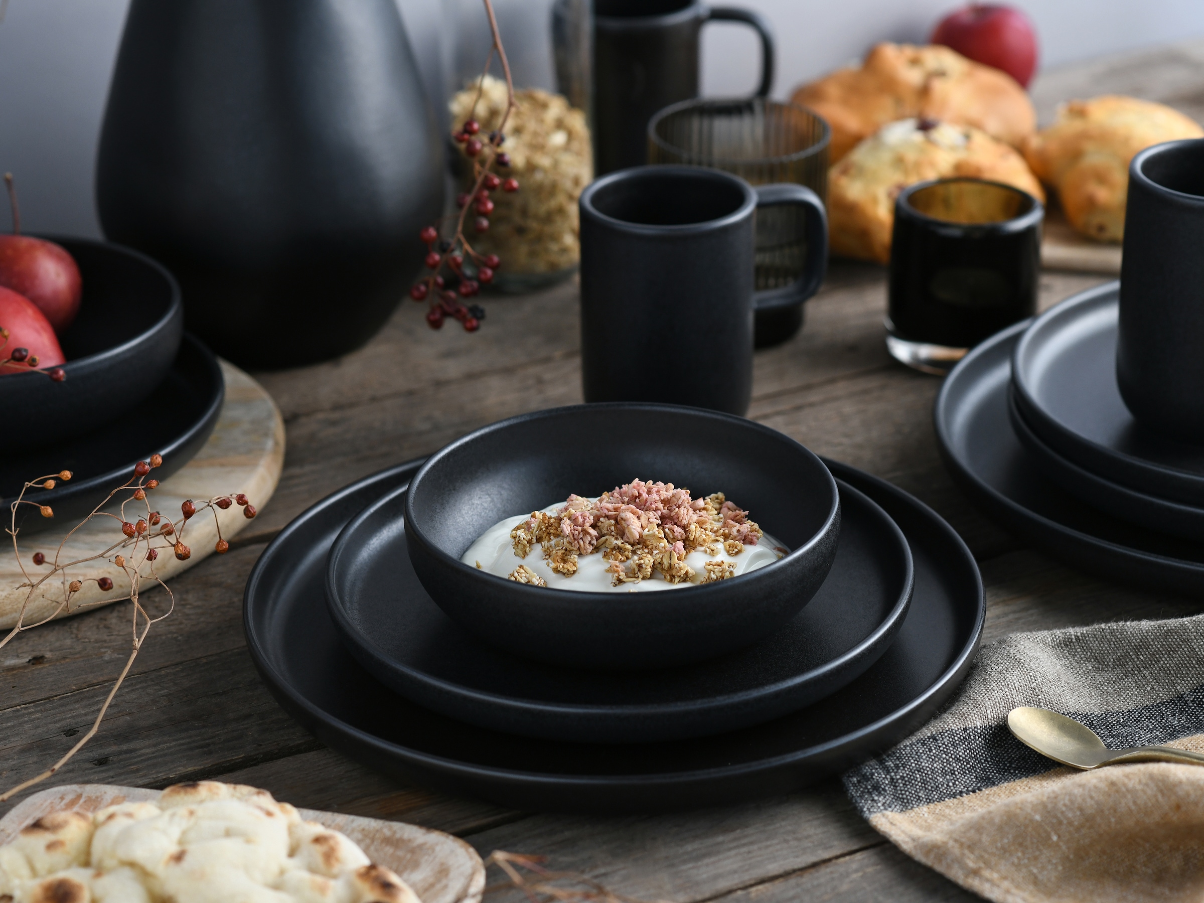 CreaTable Kombiservice »Uno, Geschirr-Set, 16-tlg.« Seidenmatten, Spezialglasur, Klare Konturen mit sanften Rundungen