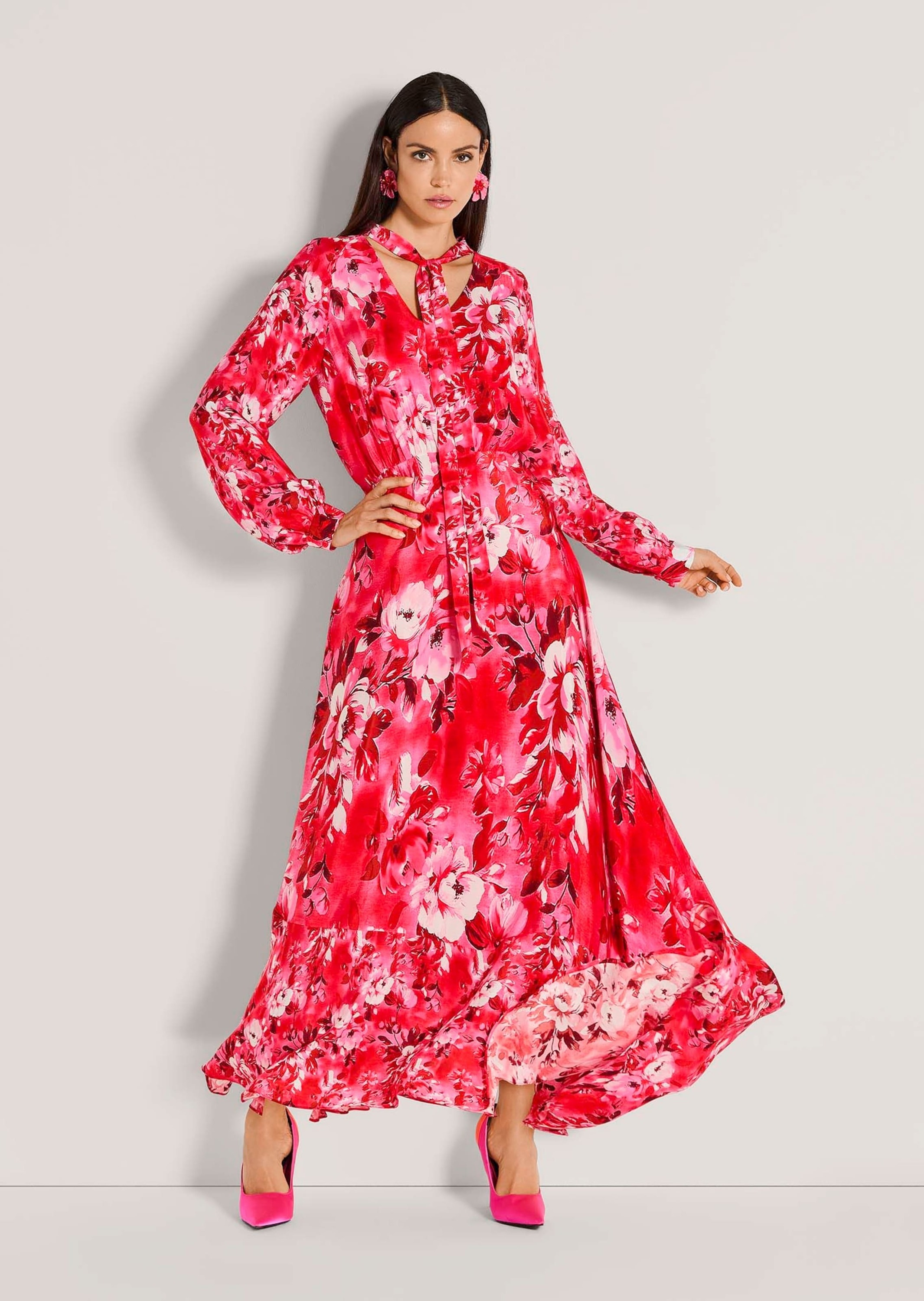 Thumbnail - MADELEINE Druckkleid "Druckkleid Stretchkleid mit Blumenmuster" Mit Bindeband am Ausschnitt