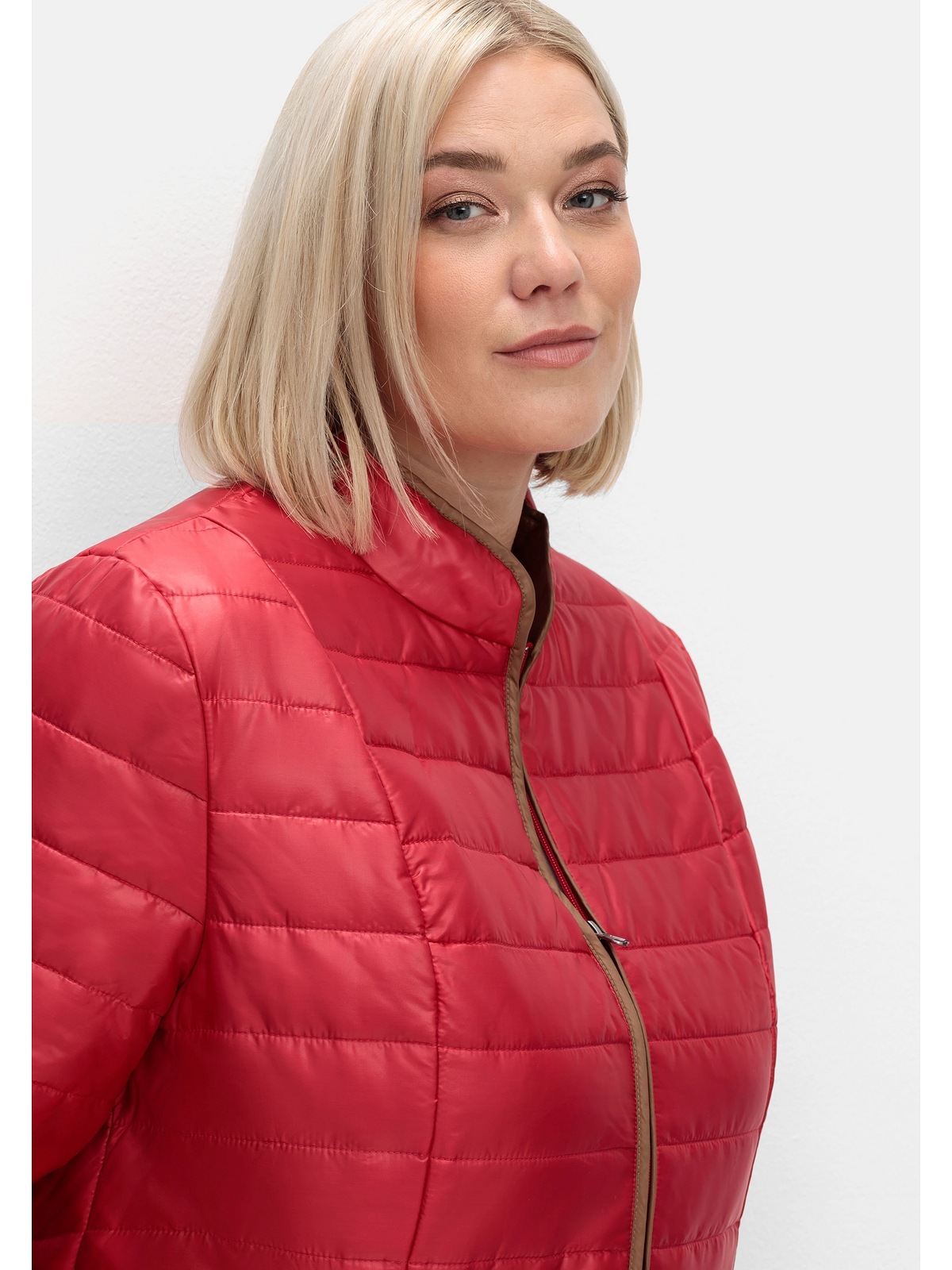 Sheego Steppjacke »Große Größen«, ohne Kapuze, mit Stehkragen und Kontrastdetails