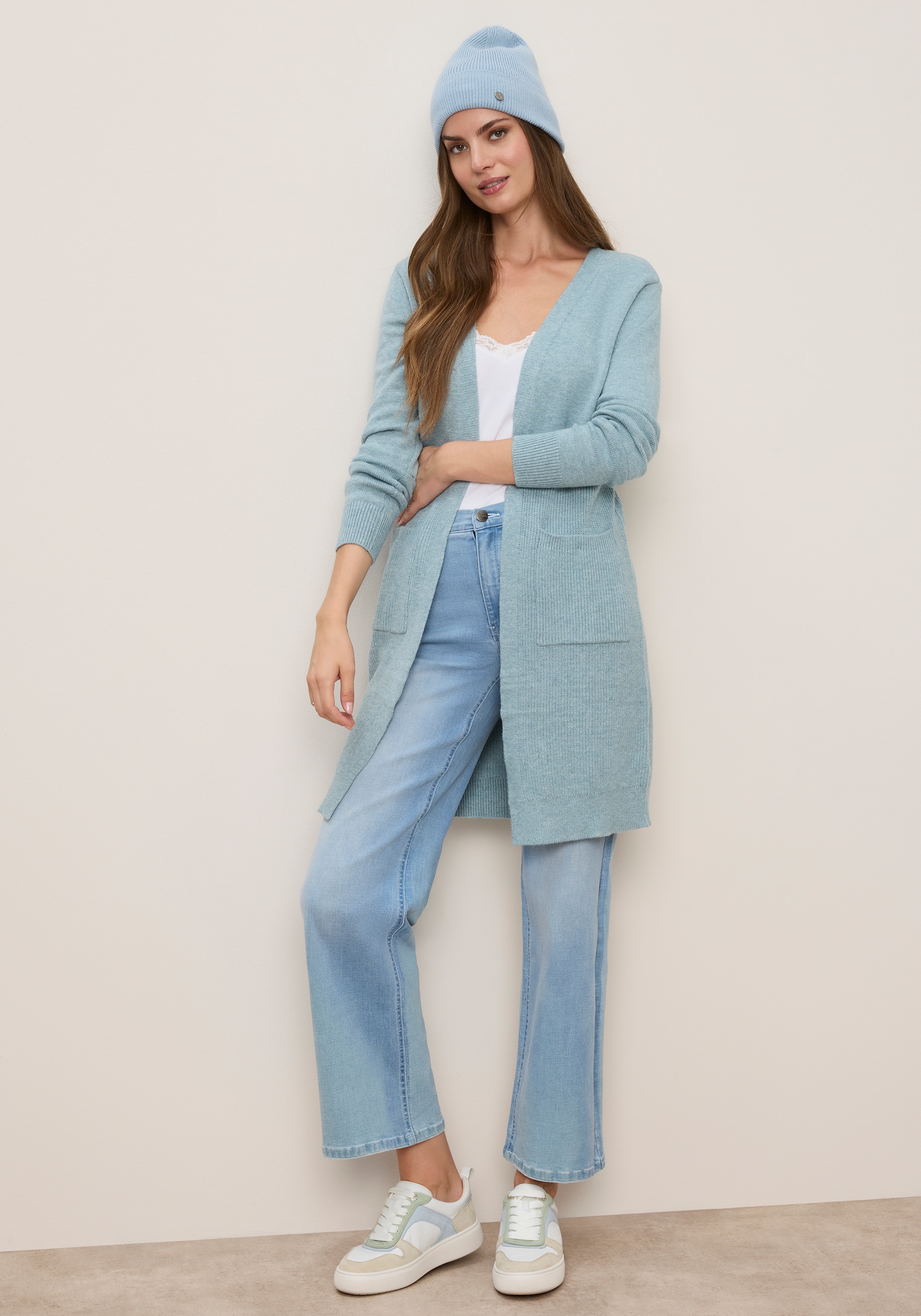 Tamaris Strickjacke »mit Taschen, lässig geschnitten« aus weicher Viskosemischung