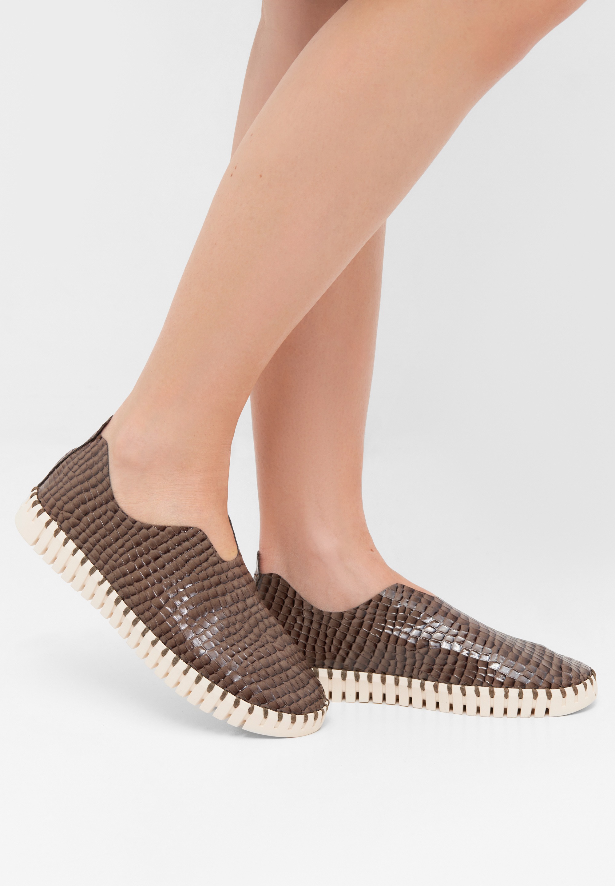 Ilse Jacobsen Slipper »TULIP3031«, Flexible Laufsohle, Naturkautschuk, Kroko-Muster