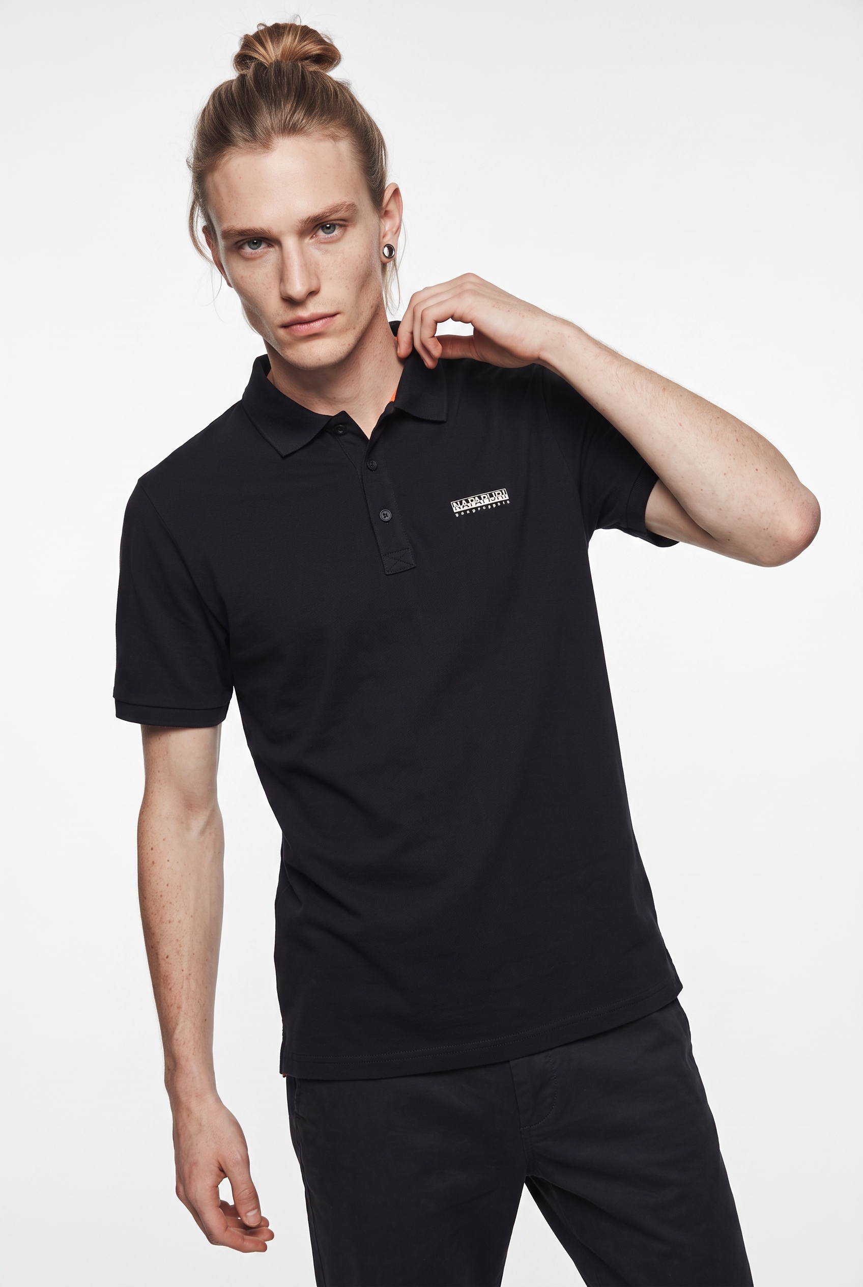 Napapijri Poloshirt "E-SMALL BOX" Kurzarm-Design, mit Polokragen, aus Baumwolle