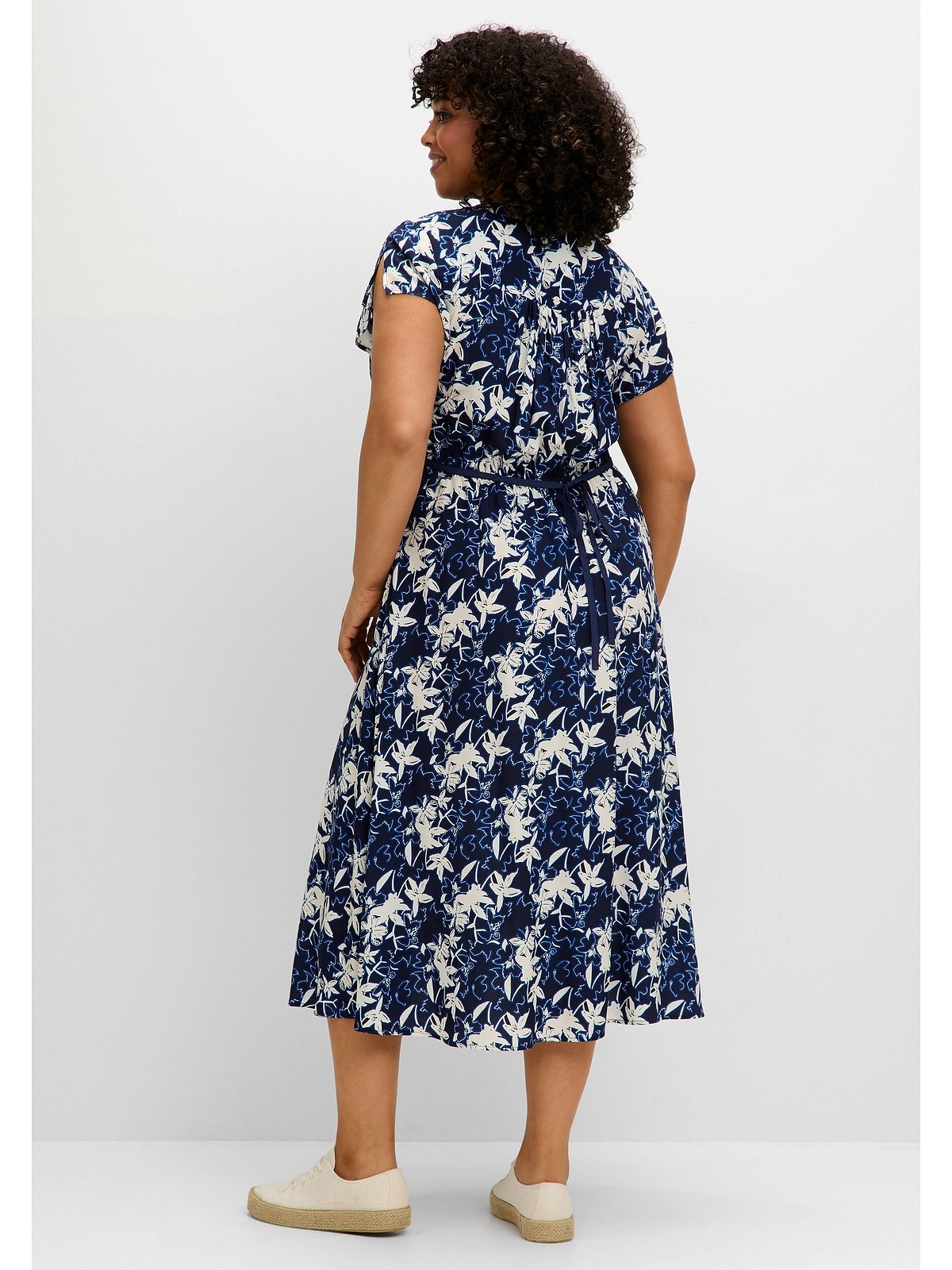 Sheego Druckkleid "Große Größen", in Wickeloptik, mit Alloverdruck günstig online kaufen