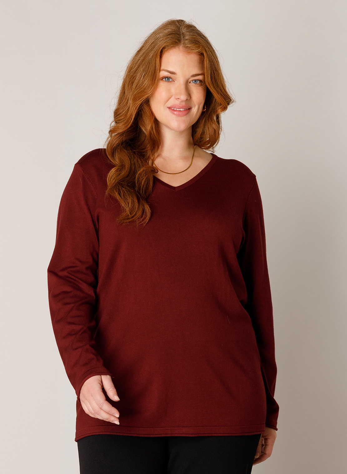 Base Level Curvy Strickpullover "Anine" mit V-Ausschnitt