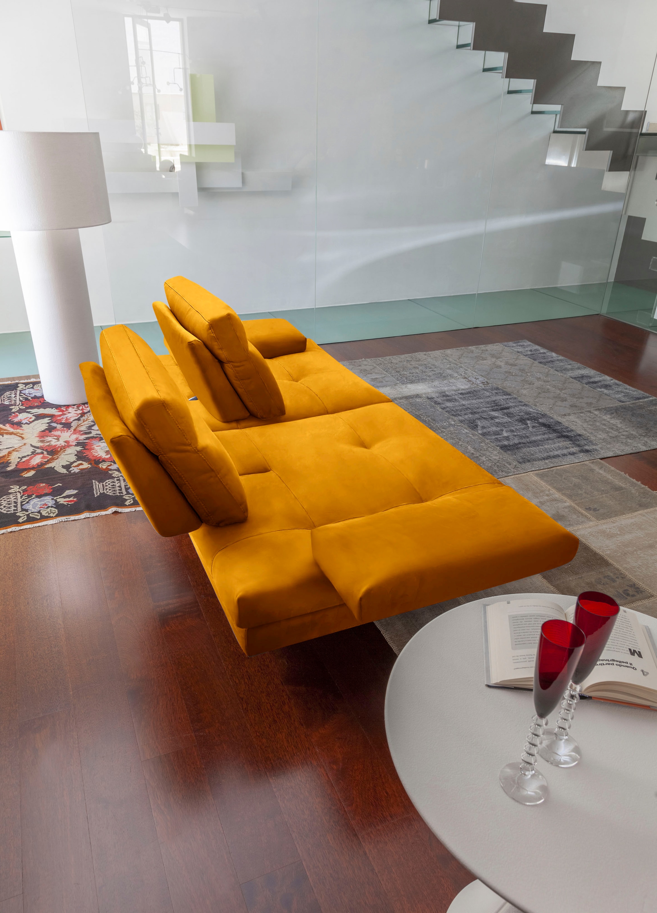 CALIA ITALIA 3,5-Sitzer »Toby Wing, italienisches Designsofa, super bequem, Megasofa«, inkl. Sitztiefenverstellung und Armteilfunktion, Füße in Schwarz matt