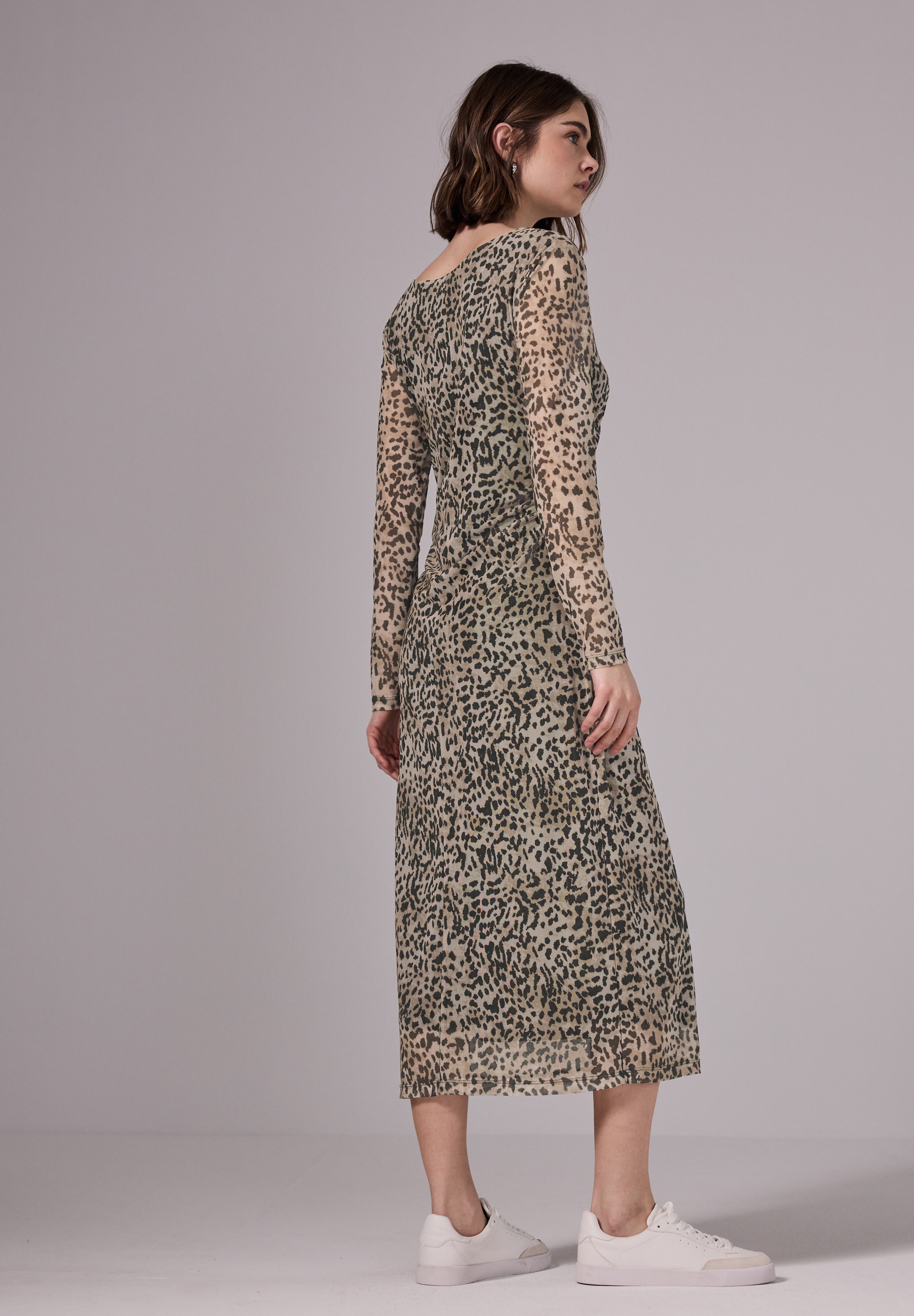 STREET ONE STUDIO Midikleid, mit dekorativen Nähten auf der Front