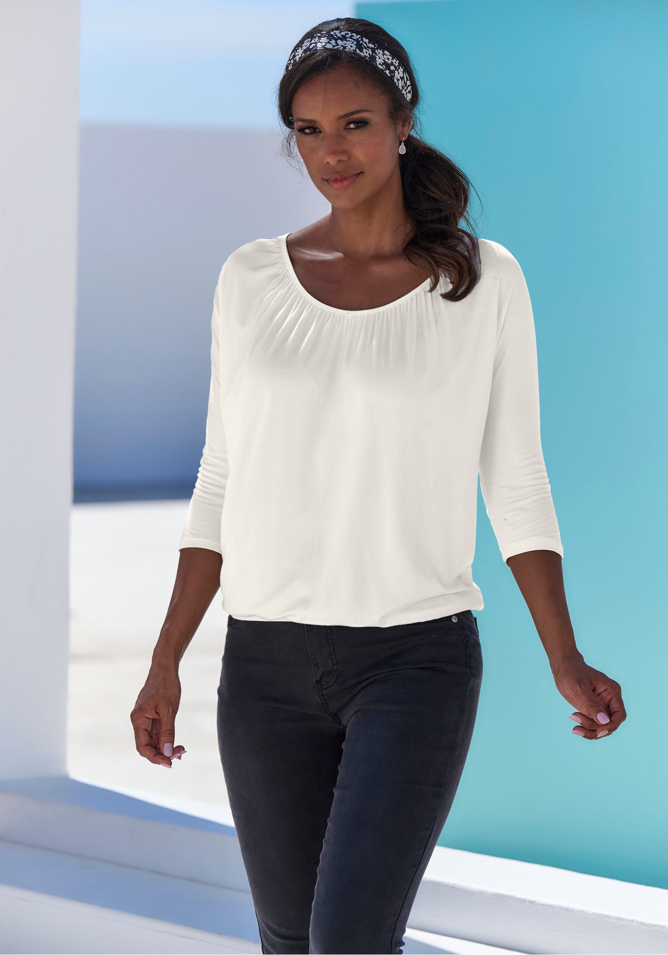 LASCANA 3/4-Arm-Shirt "mit zarter Raffung am Ausschnitt", aus weichem Viskose-Stretch