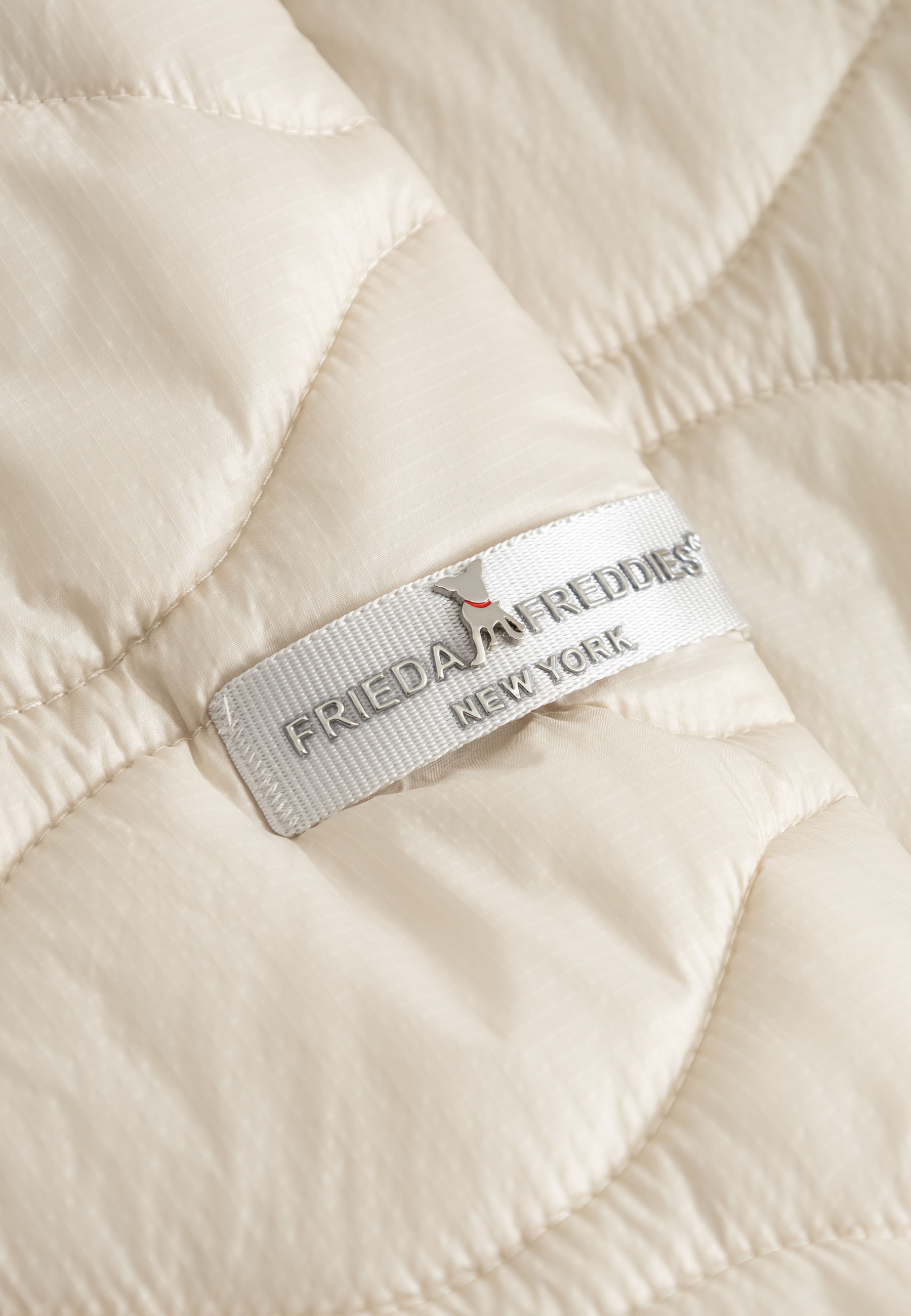Frieda & Freddies Winterjacke »Frieda & Freddies Teddyjacke im Materialmix mit Wellensteppung«