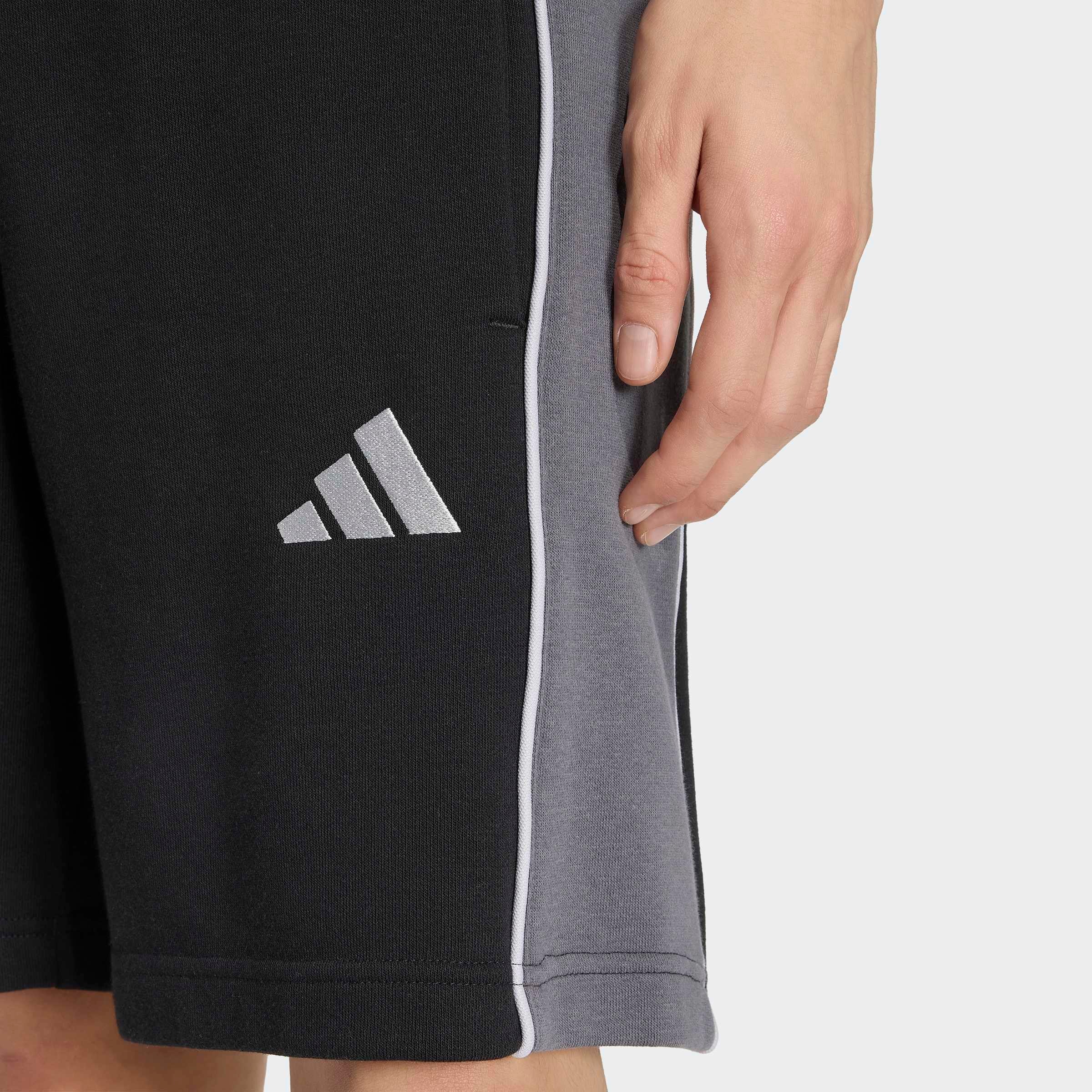 adidas Sportswear Shorts »SEASONAL ESSENTIALS FLEECE-, COLOURBLOCKING«  ohne Verschluss, aus Baumwolle, Polyester und Viskose, normale Weite