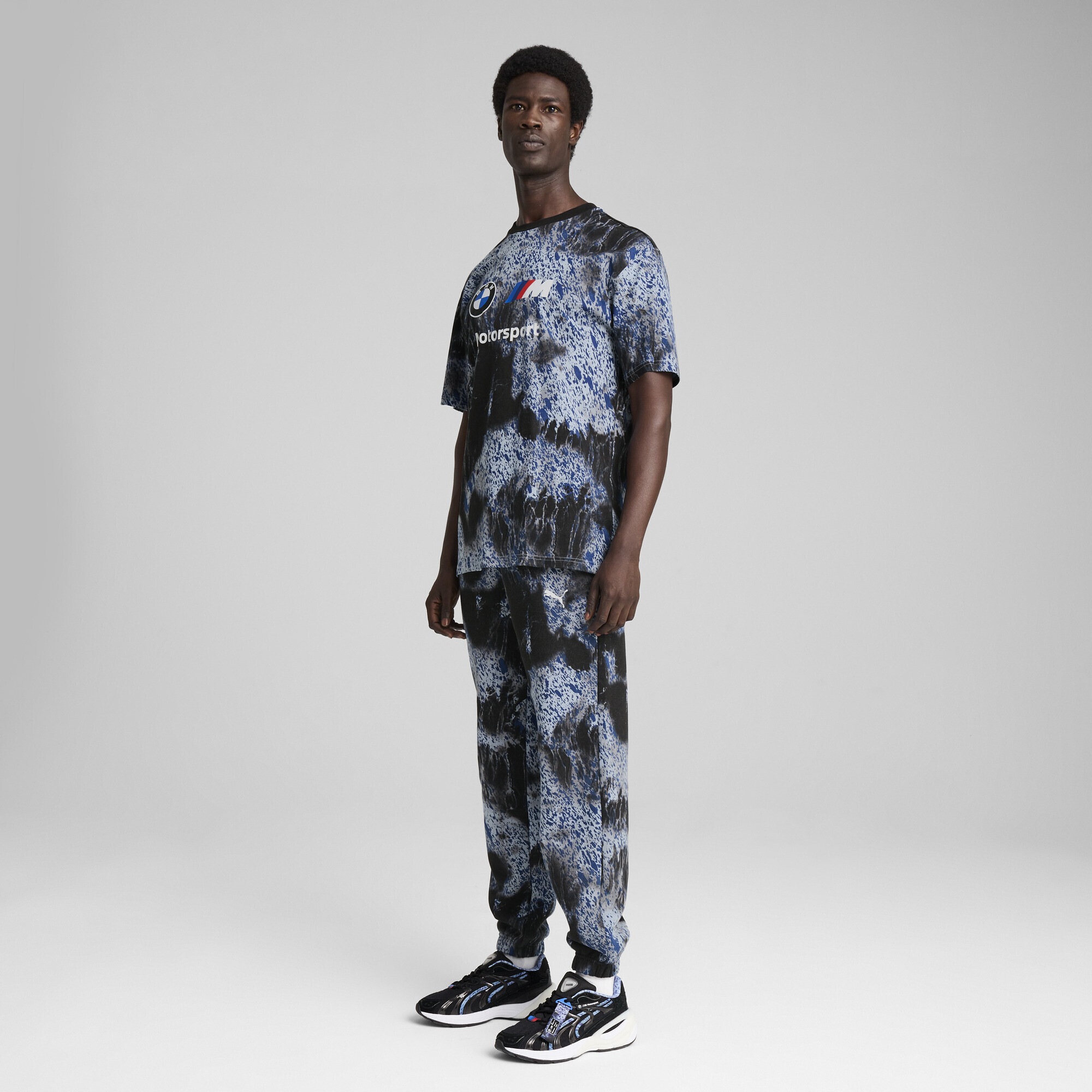 PUMA Sporthose »BMW M Motorsport Colour Splash Jogginghose mit Allover-Print«
