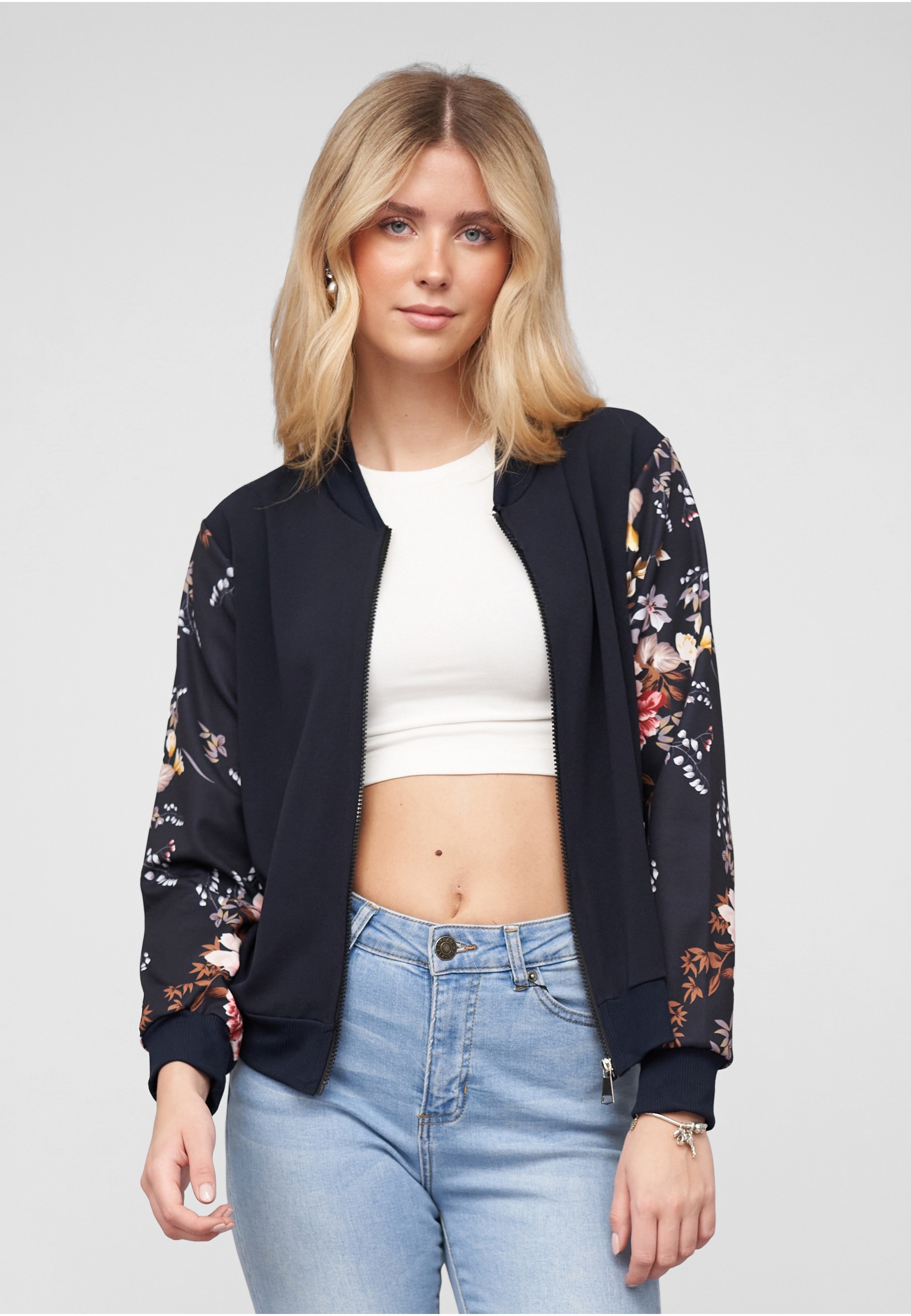 CLOUD 5IVE Bomberjacke »CLOUD 5IVE Blouson with Flower Print Sleeves« 1 Stk. tlg. ohne Kapuze