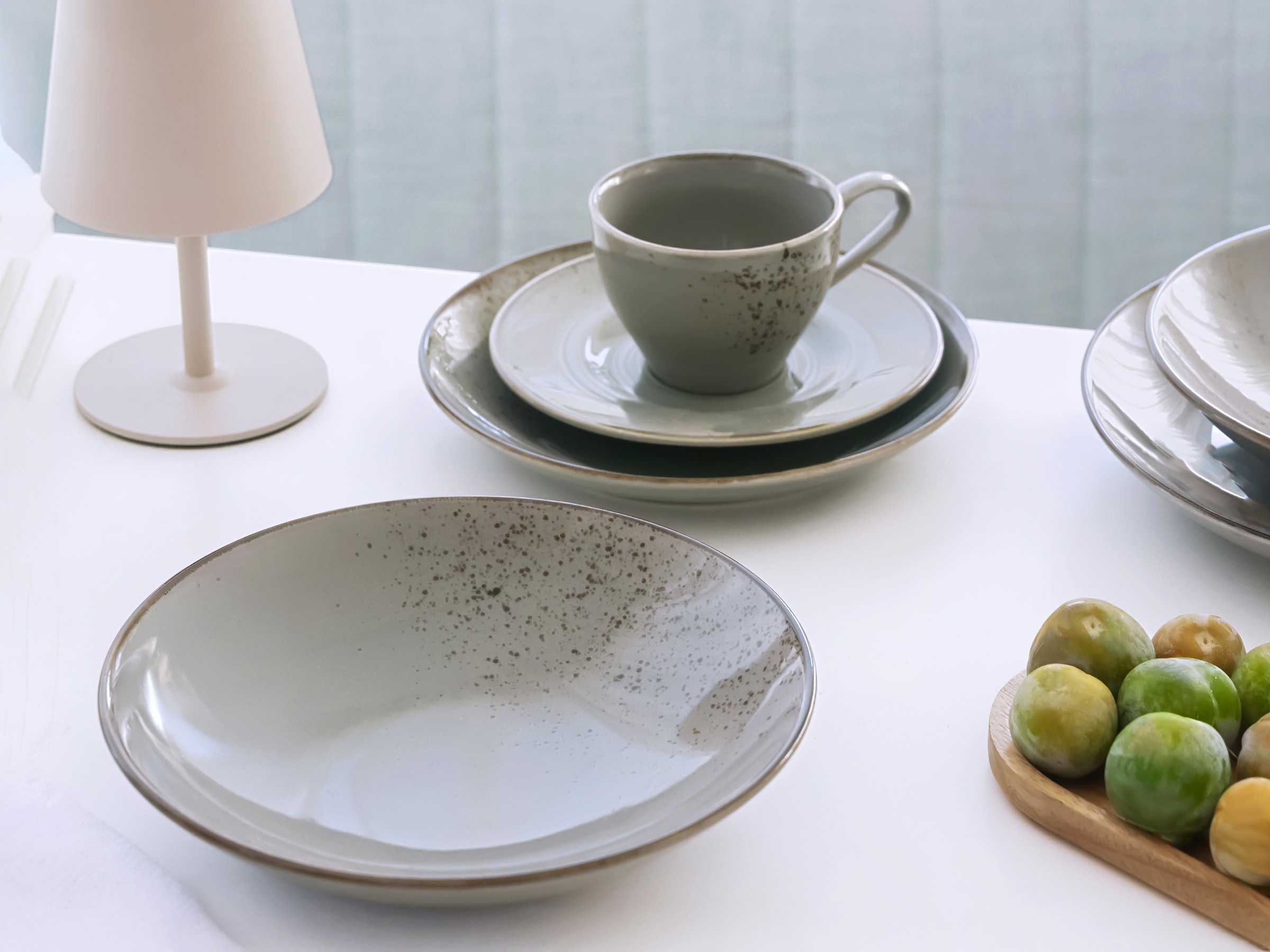 CreaTable Tafelservice »Nature Collection, Service, Teller-Set, 8-tlg.« Handgemalte Sprenkel und Ränder, Reaktivglasur