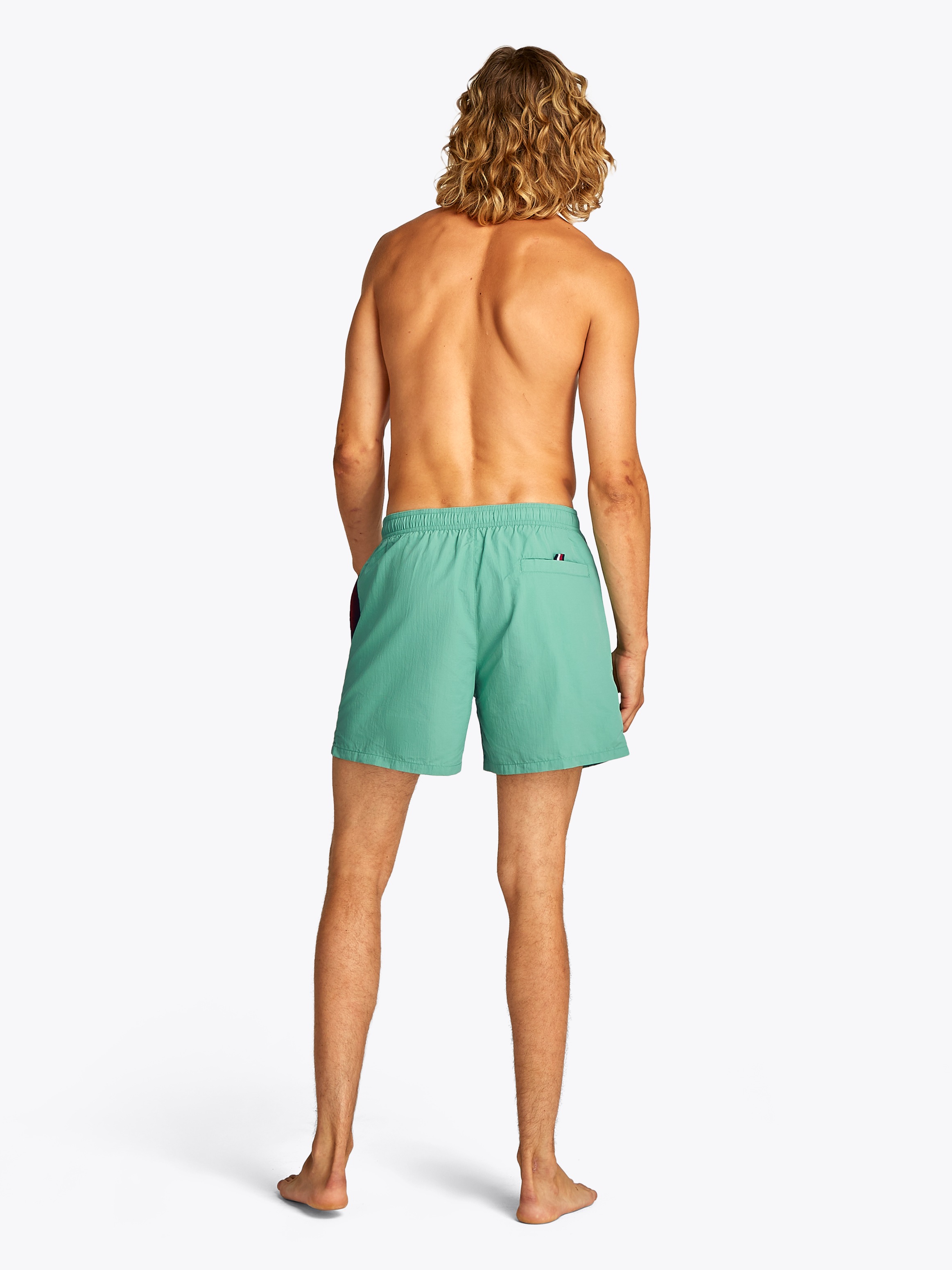 Tommy Hilfiger Swimwear Badeshorts »MEDIUM DRAWSTRING«, mit großem Logo