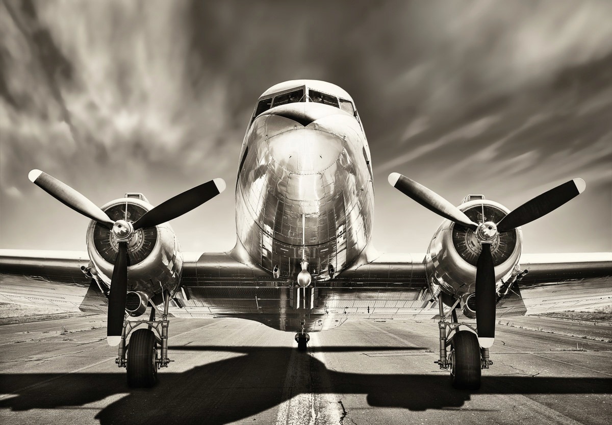 Papermoon Fototapete »Flugzeug Schwarz & Weiß«