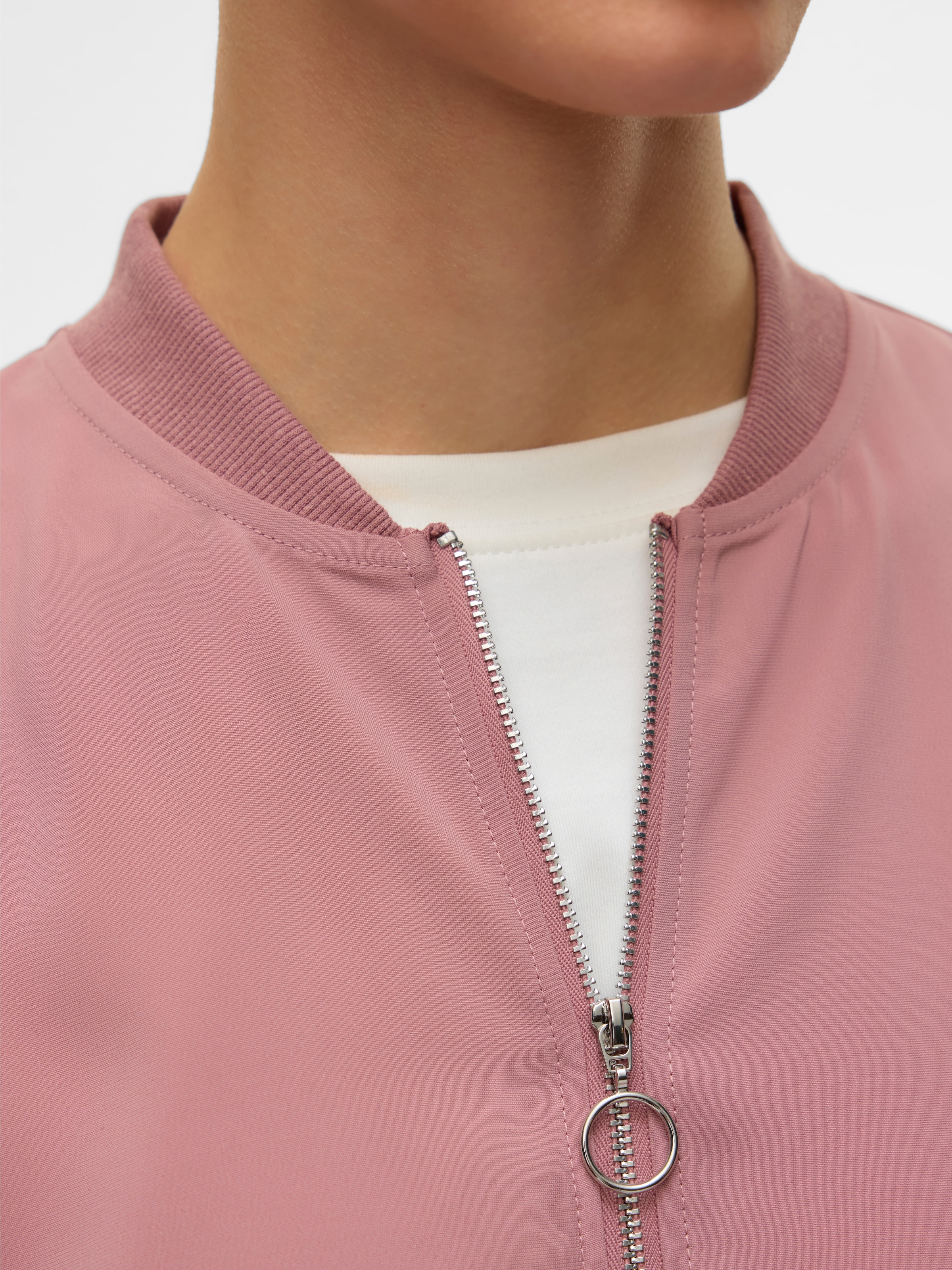 Vero Moda Bomberjacke »VMCOCO L/S BOMBER NOOS« in modisch kurzer Form, mit Stretch