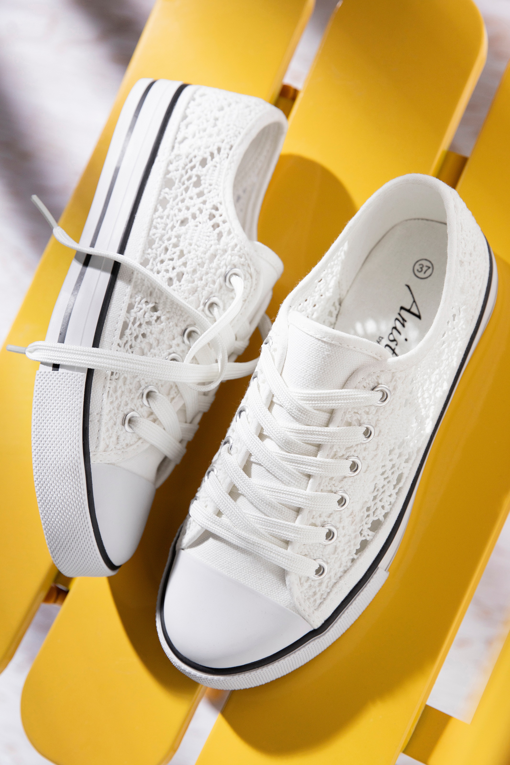 Aniston SHOES Sneaker Schnürschuh, Freizeitschuh in Häkeloptik - NEUE KOLLE günstig online kaufen