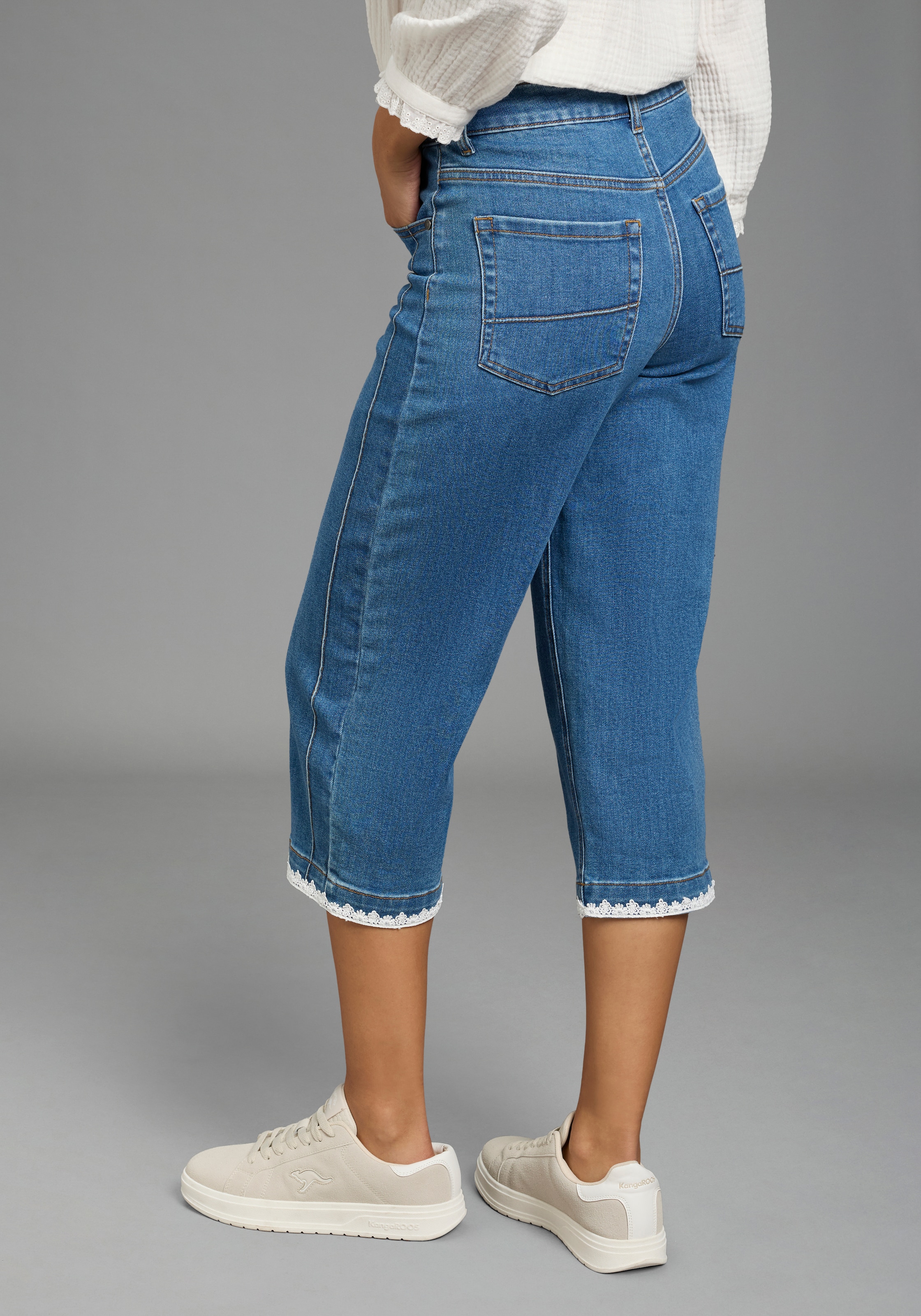 KangaROOS Comfort-fit-Jeans mit Eingrifftaschen, Culotte, Spitze am Saum