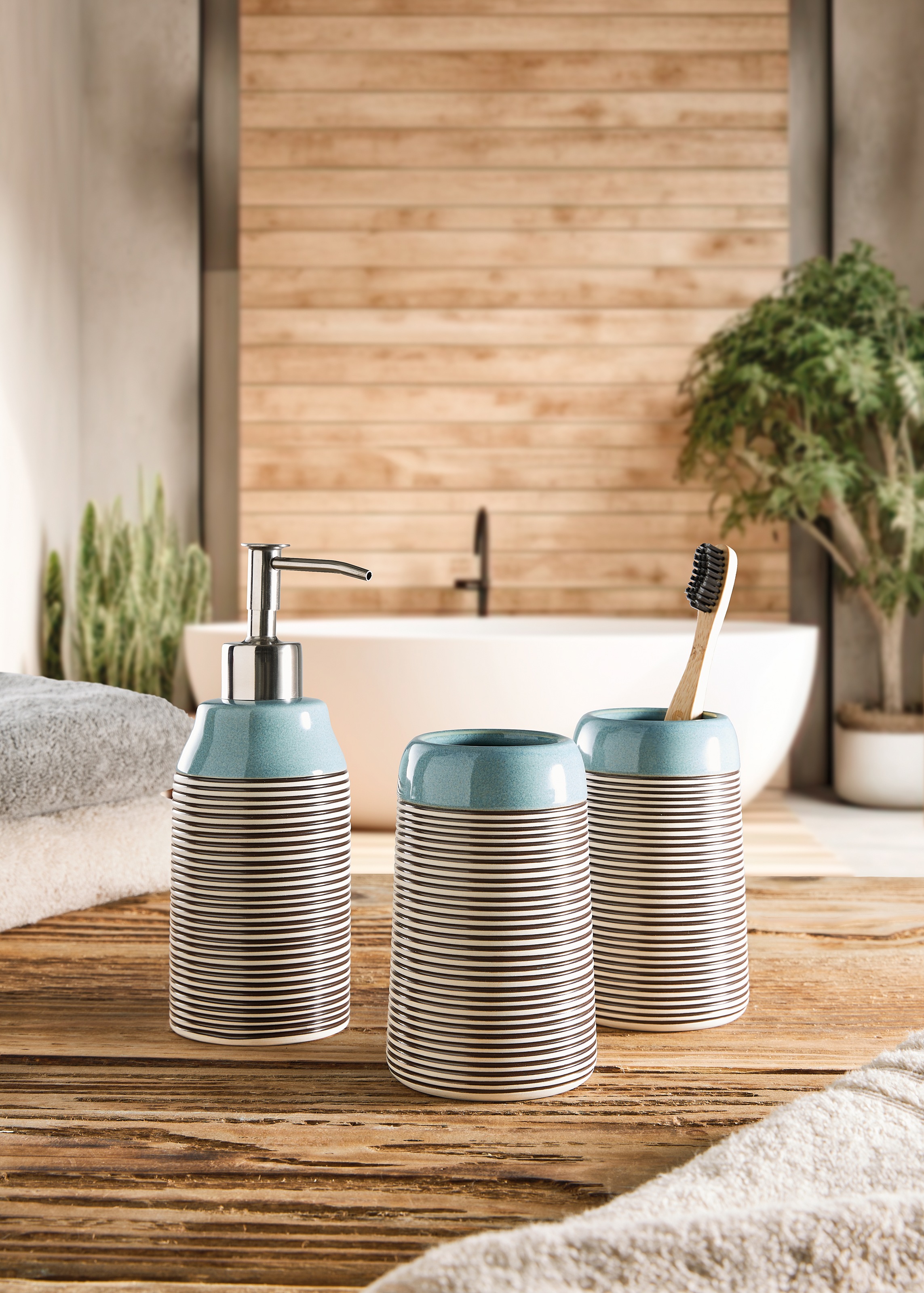 Thumbnail - Kleine Wolke Seifenspender "" Okapi"" wasserfest und rostfrei