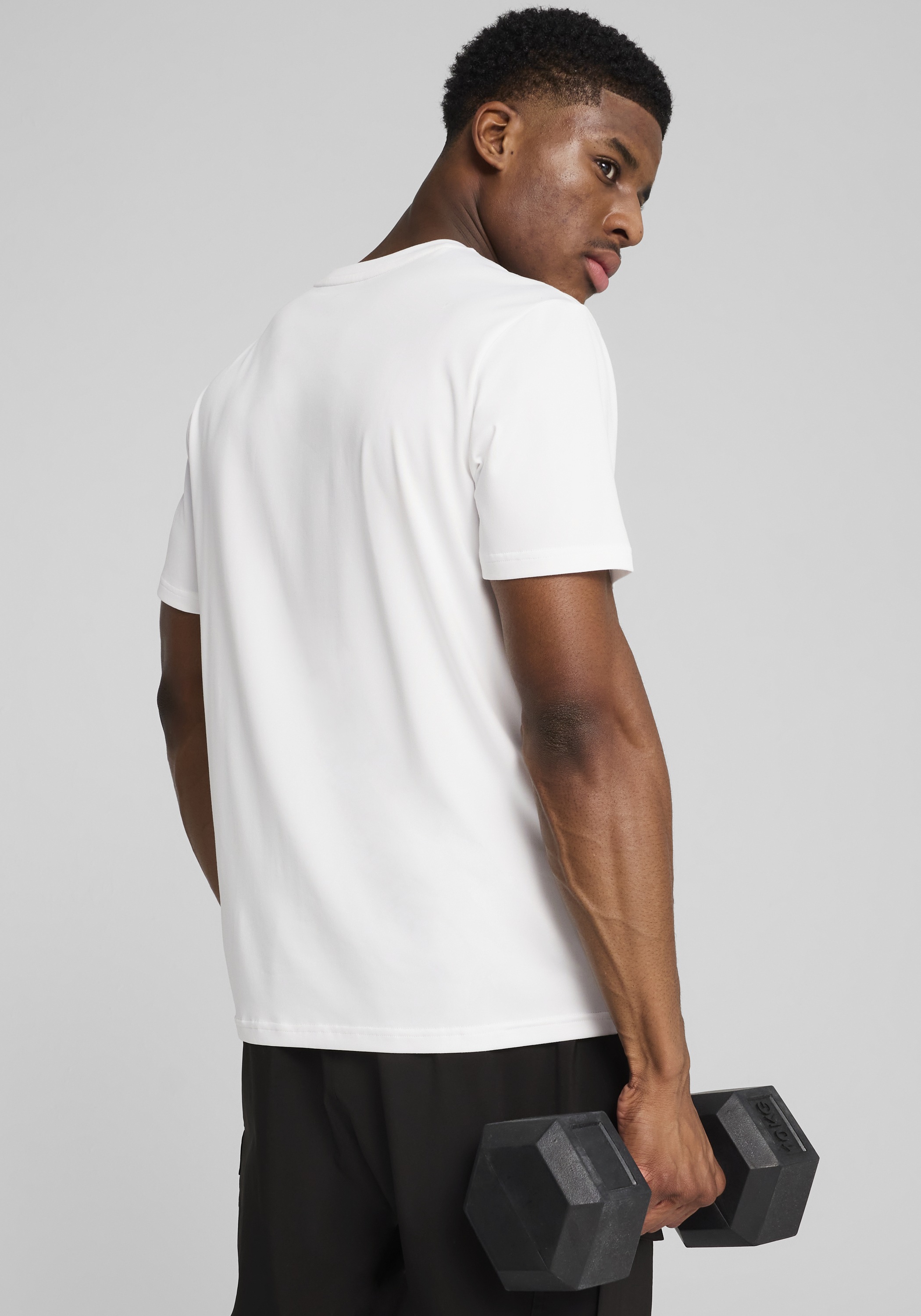 PUMA Trainingsshirt »M TAD ESSENTIALS SOLID CAT TEE (CF BIG CAT)« Regular Fit, Kurzarm, für Fitness-Workout, mit DryCELL Technologie