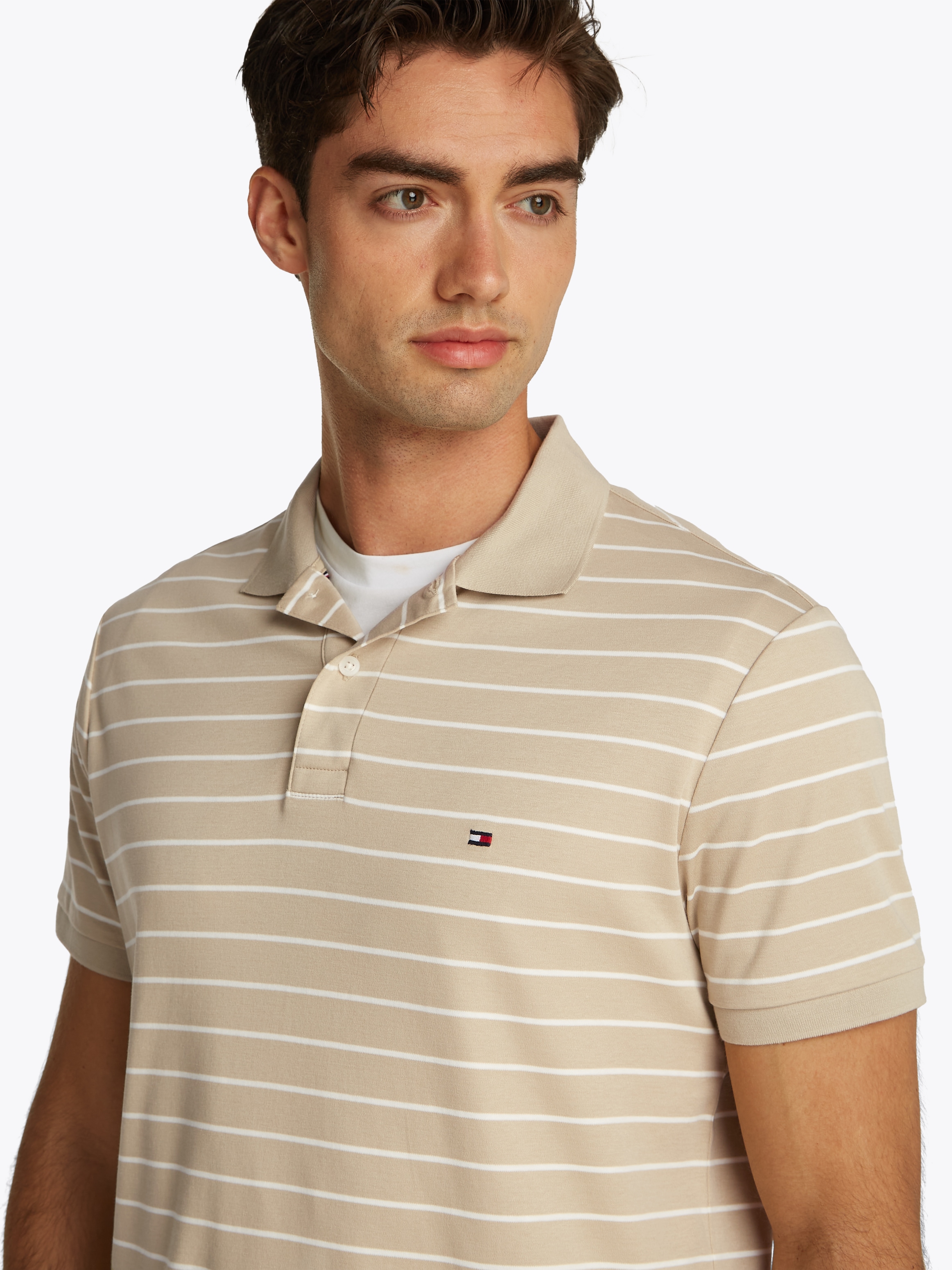 Tommy Hilfiger Poloshirt "LIQUID COTTON REG SEASONAL POLO", mit Logosticker günstig online kaufen