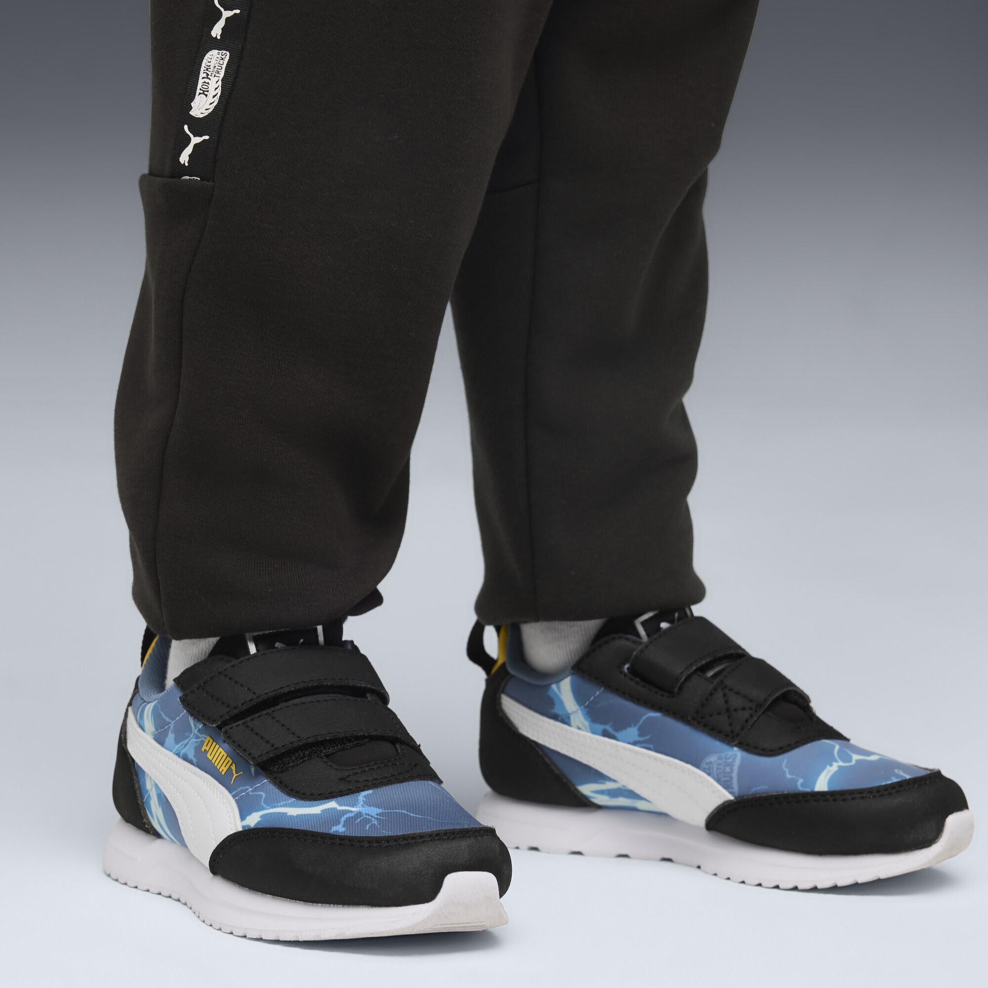 PUMA Sneaker »PUMA x HOT WHEELS™ R78 Lightwind Sneakers Kinder«