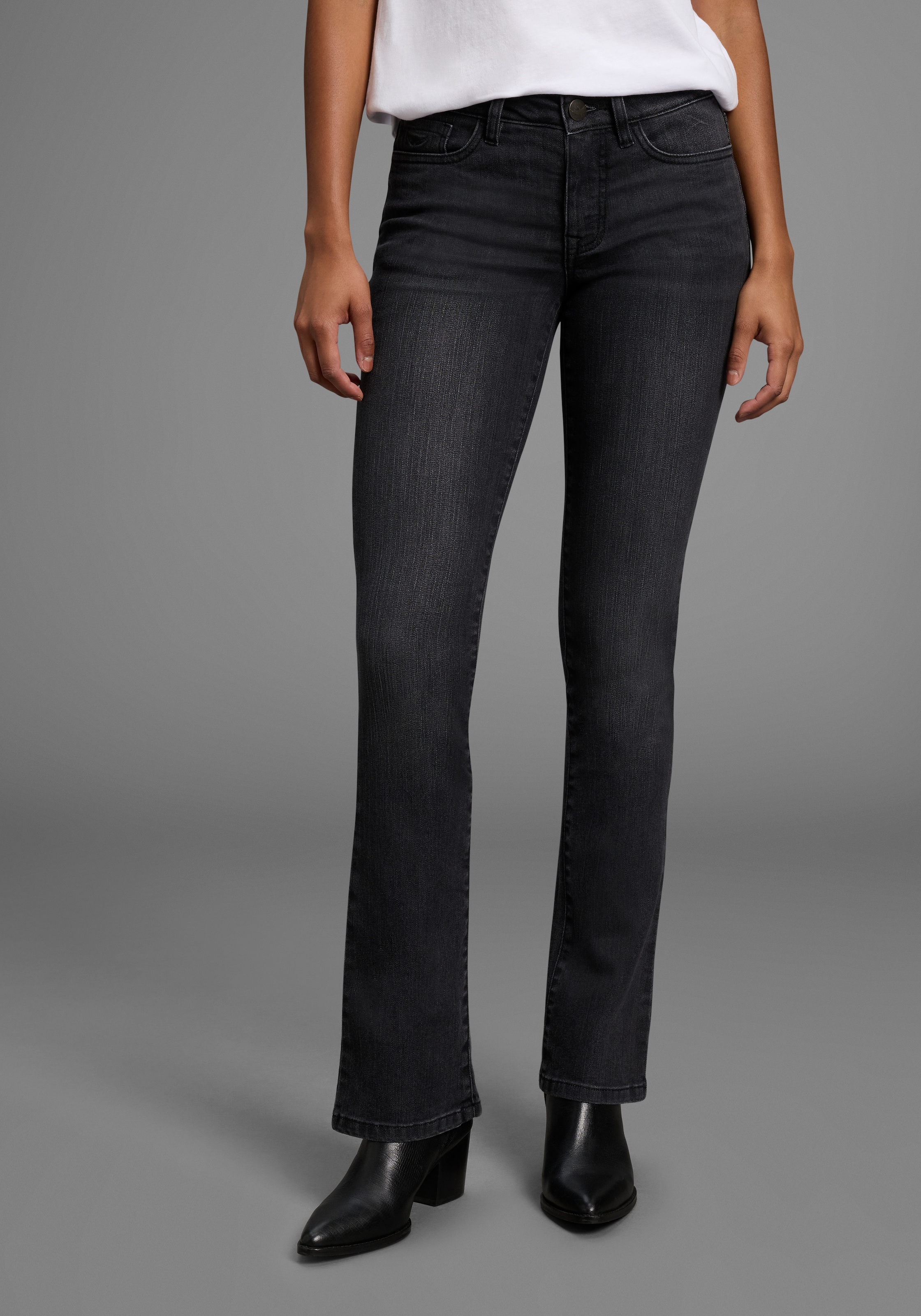 Arizona Bootcut-Jeans "Baby-Boot" Bootcut-Stil, figurbetonte Passform, mit günstig online kaufen