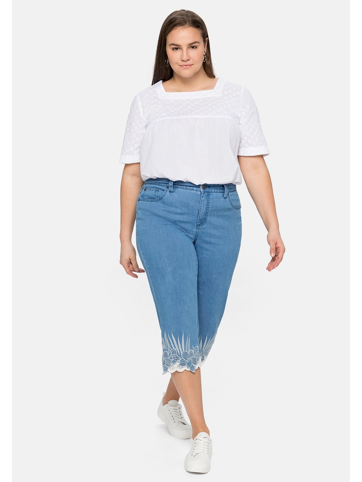 Sheego 3/4-Jeans »Große Größen«, mit hochwertiger Stickerei und Spitzendetails