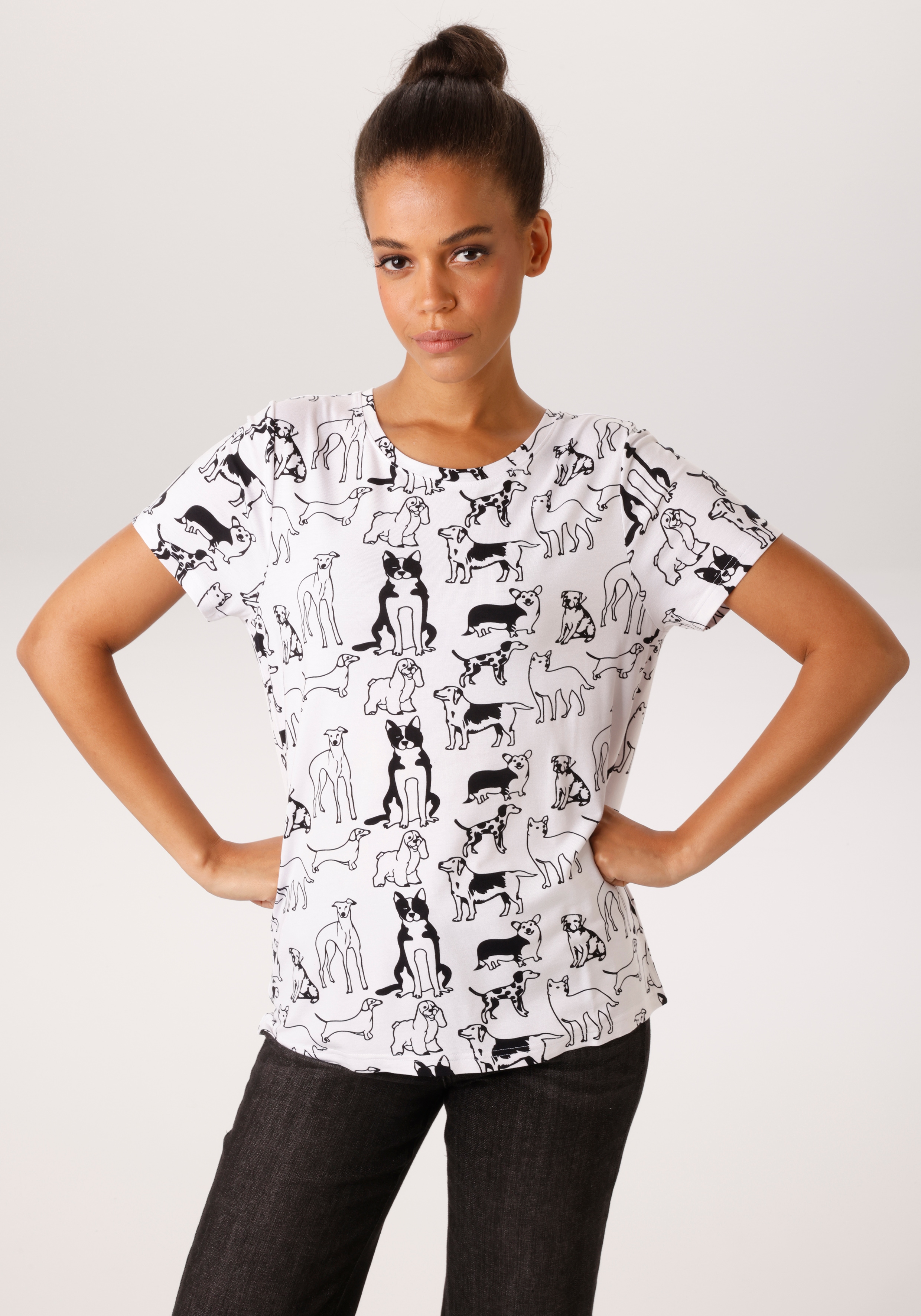 Aniston CASUAL T-Shirt allover mit niedlichen Hunden bedruckt