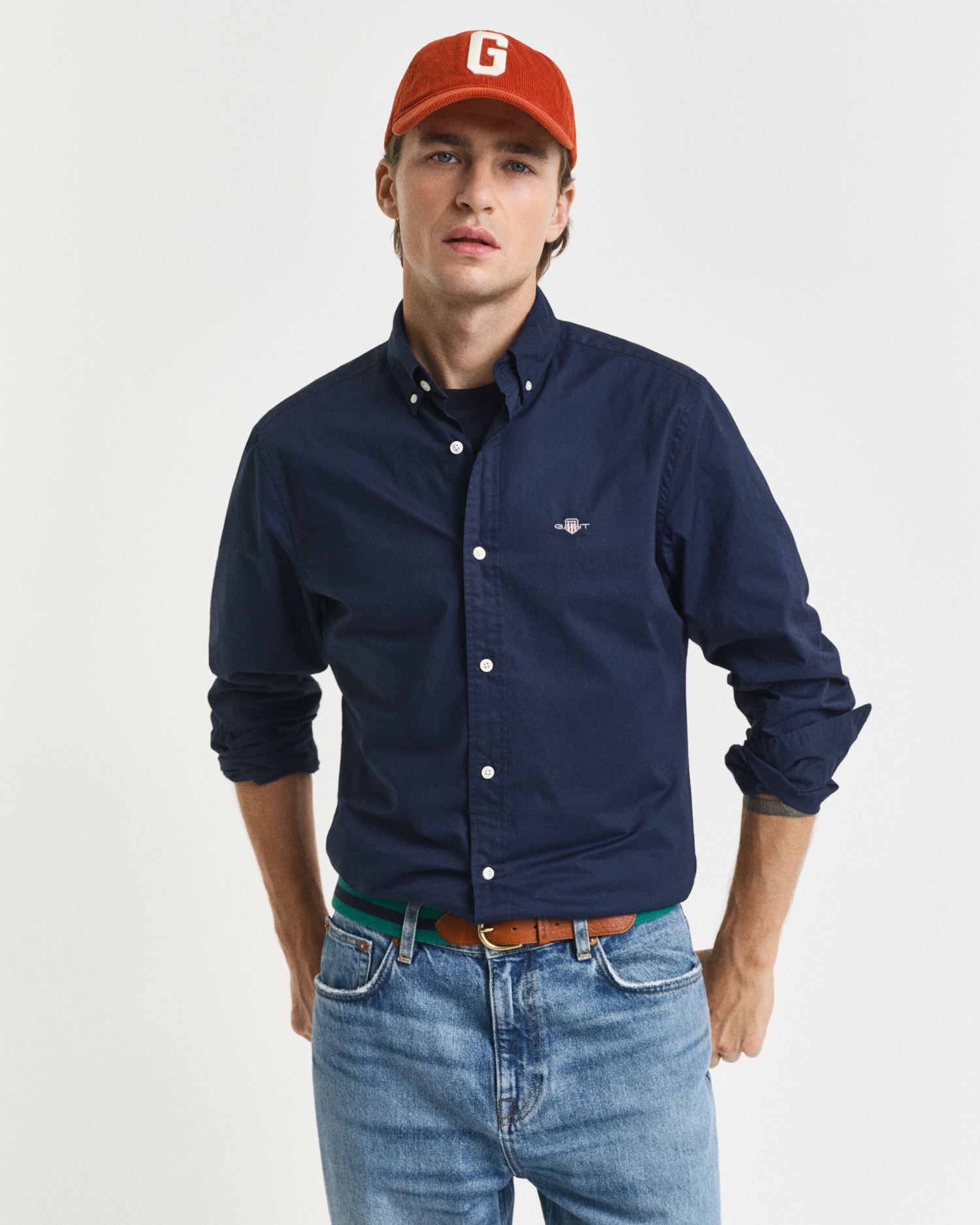 Gant Langarmhemd "SLIM CLASSIC POPLIN SHIRT" mit klassischer Logostickerei auf der Brust