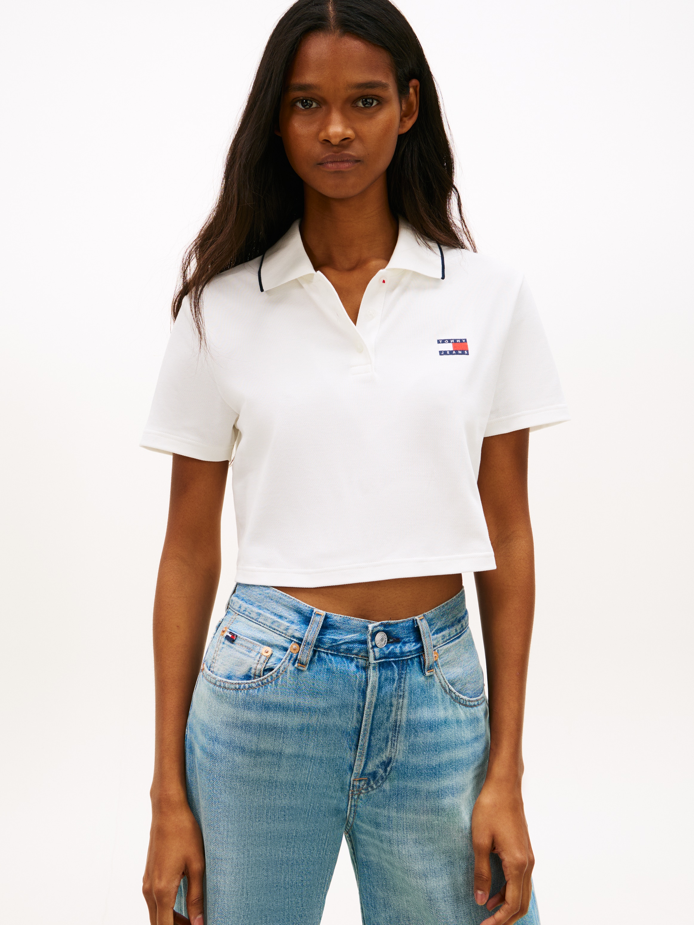 Tommy Jeans Poloshirt "TJW CRP BADGE SHORT SLEEVE POLO" mit verkürztem Schn günstig online kaufen