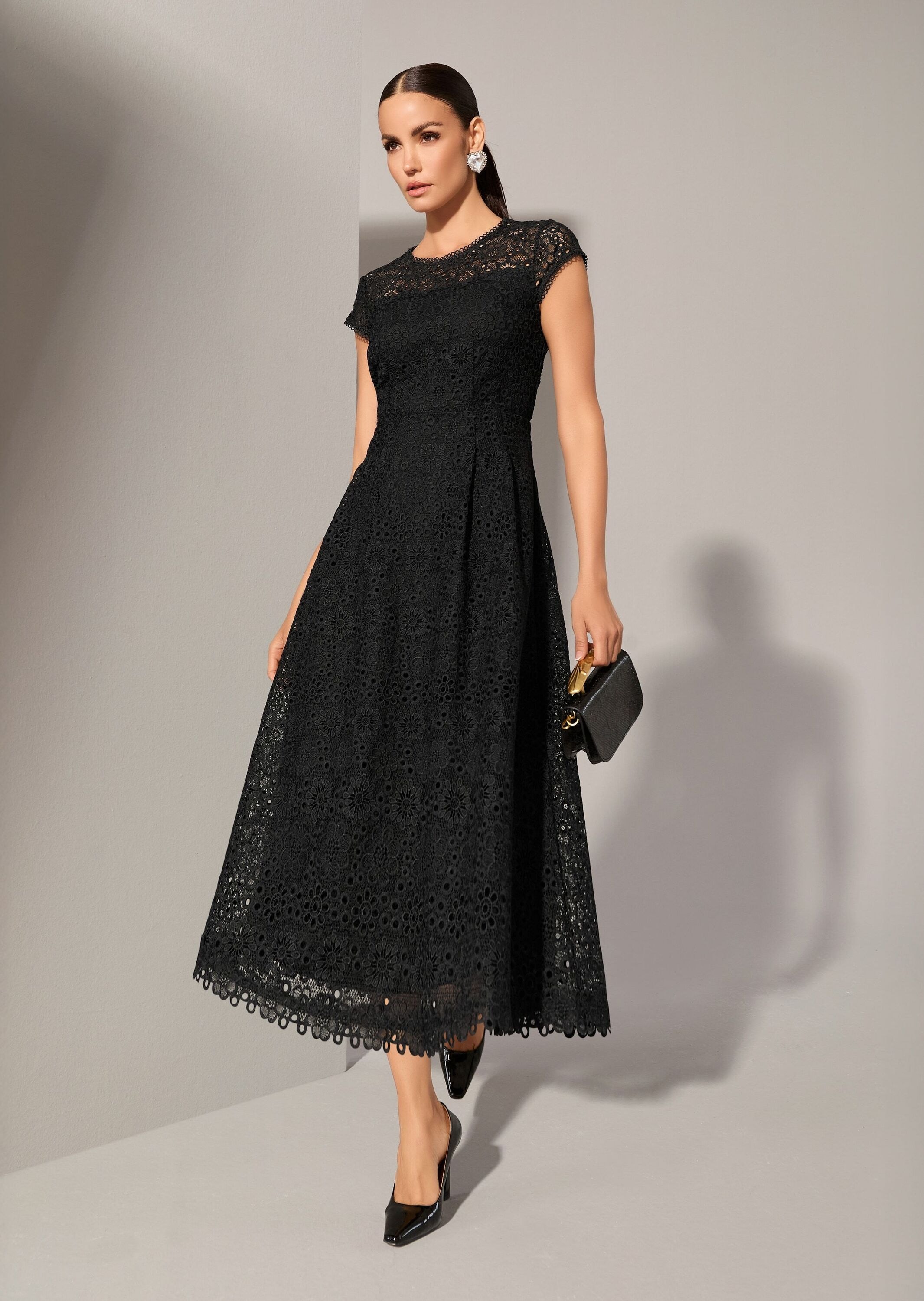 MADELEINE Midikleid »Spitzenkleid Romantisches Festtagskleid mit Spitzenborte«