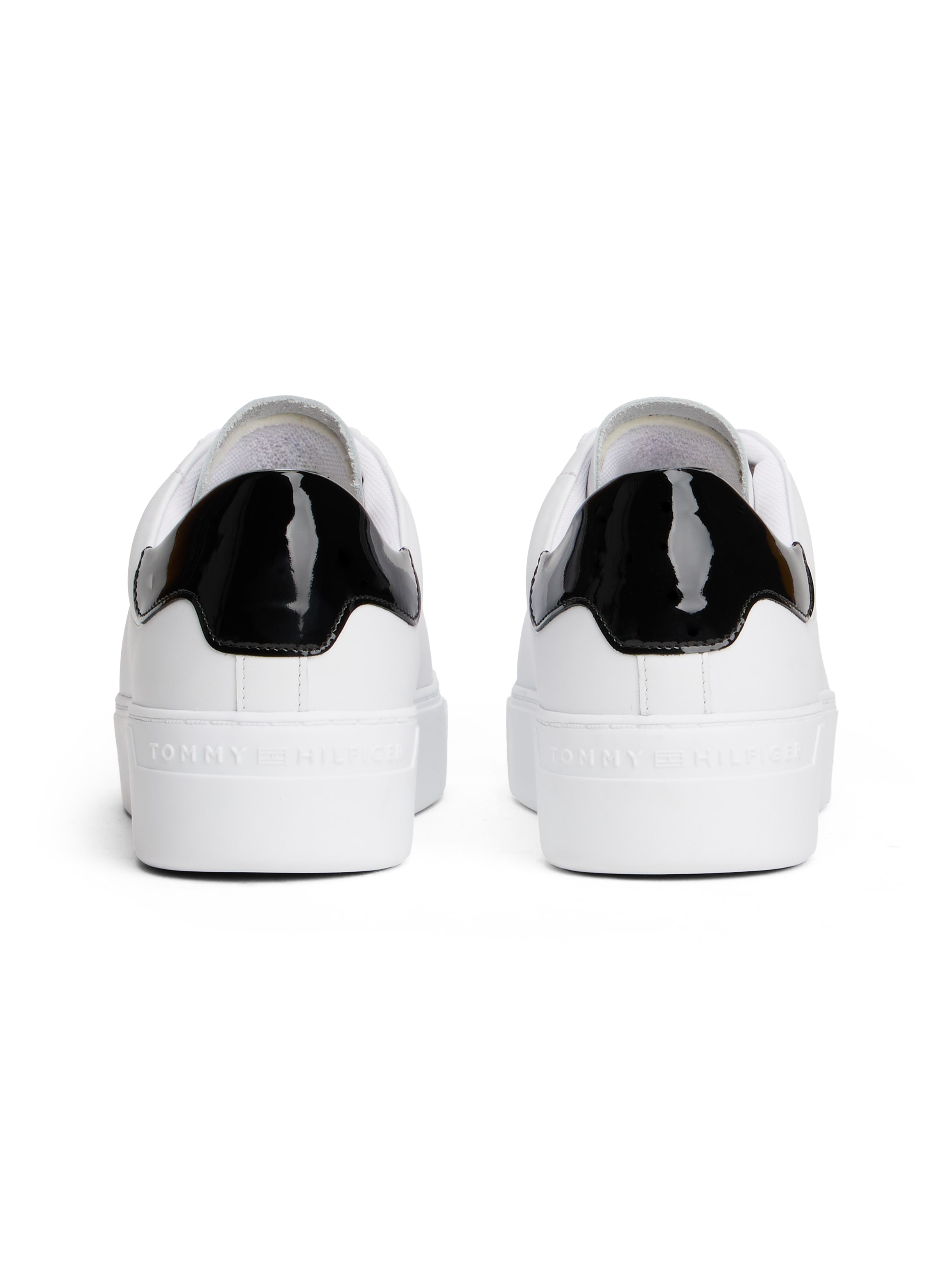 Tommy Hilfiger Plateausneaker »CHIC PLATFORM CUPSOLE PATENT«, Halbschuh, Schnürschuh mit glänzendem Kontrastbesatz an der Ferse