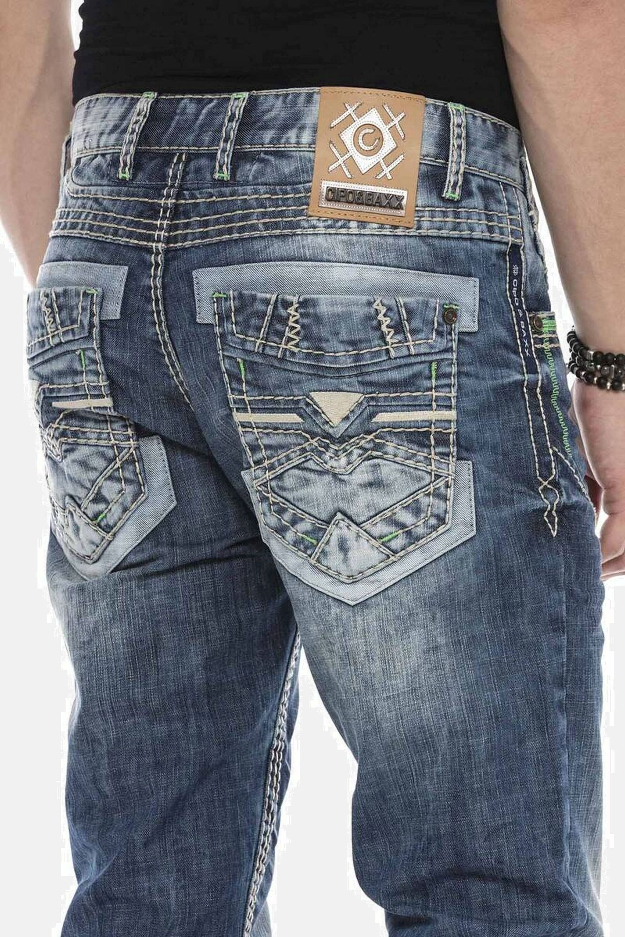 Cipo & Baxx Straight-Jeans »DENIM«, bequeme Jeans mit auffälligen Ziernähten, CD597
