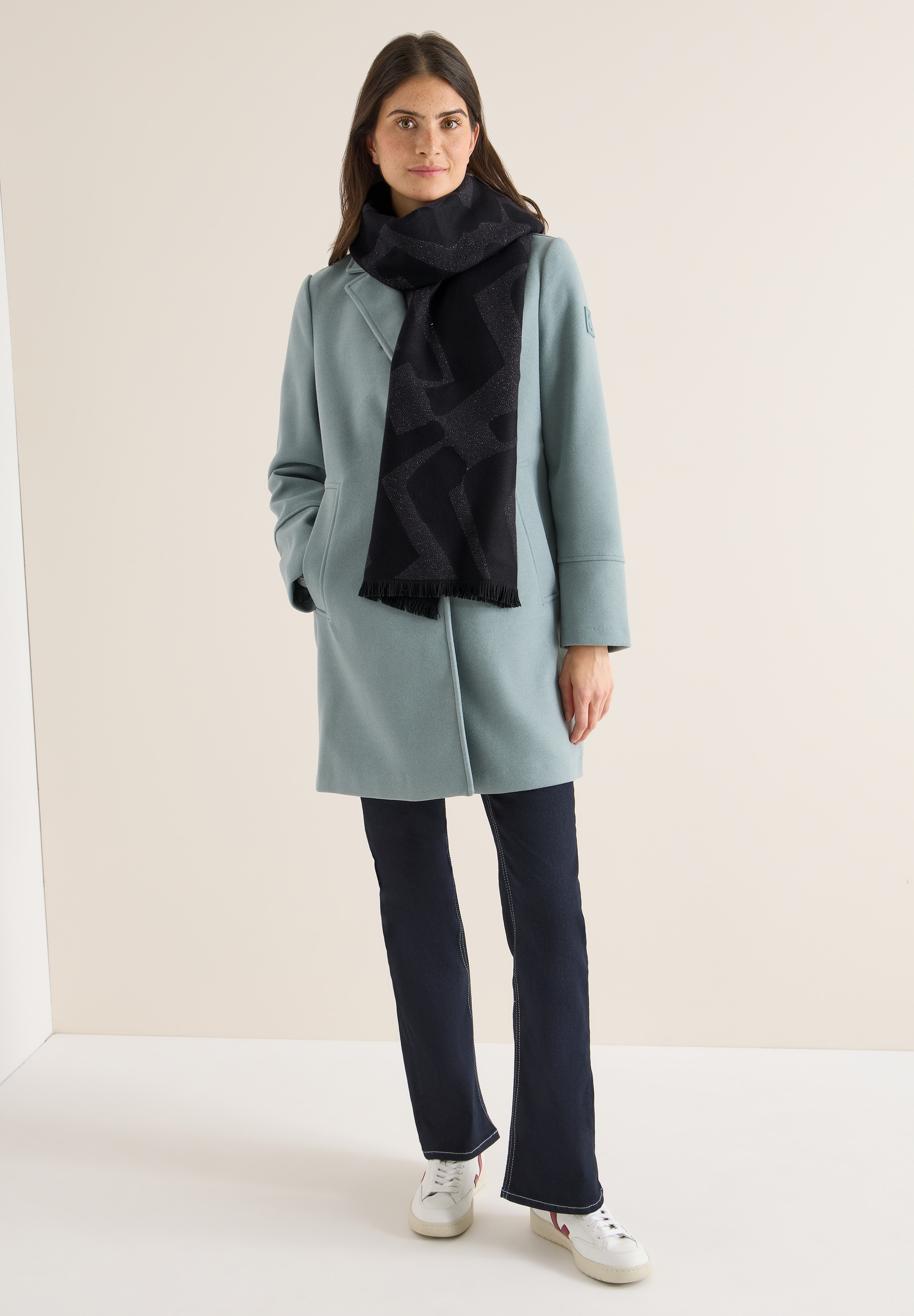 Cecil Schal mit dekorativen Glitzer-Fäden