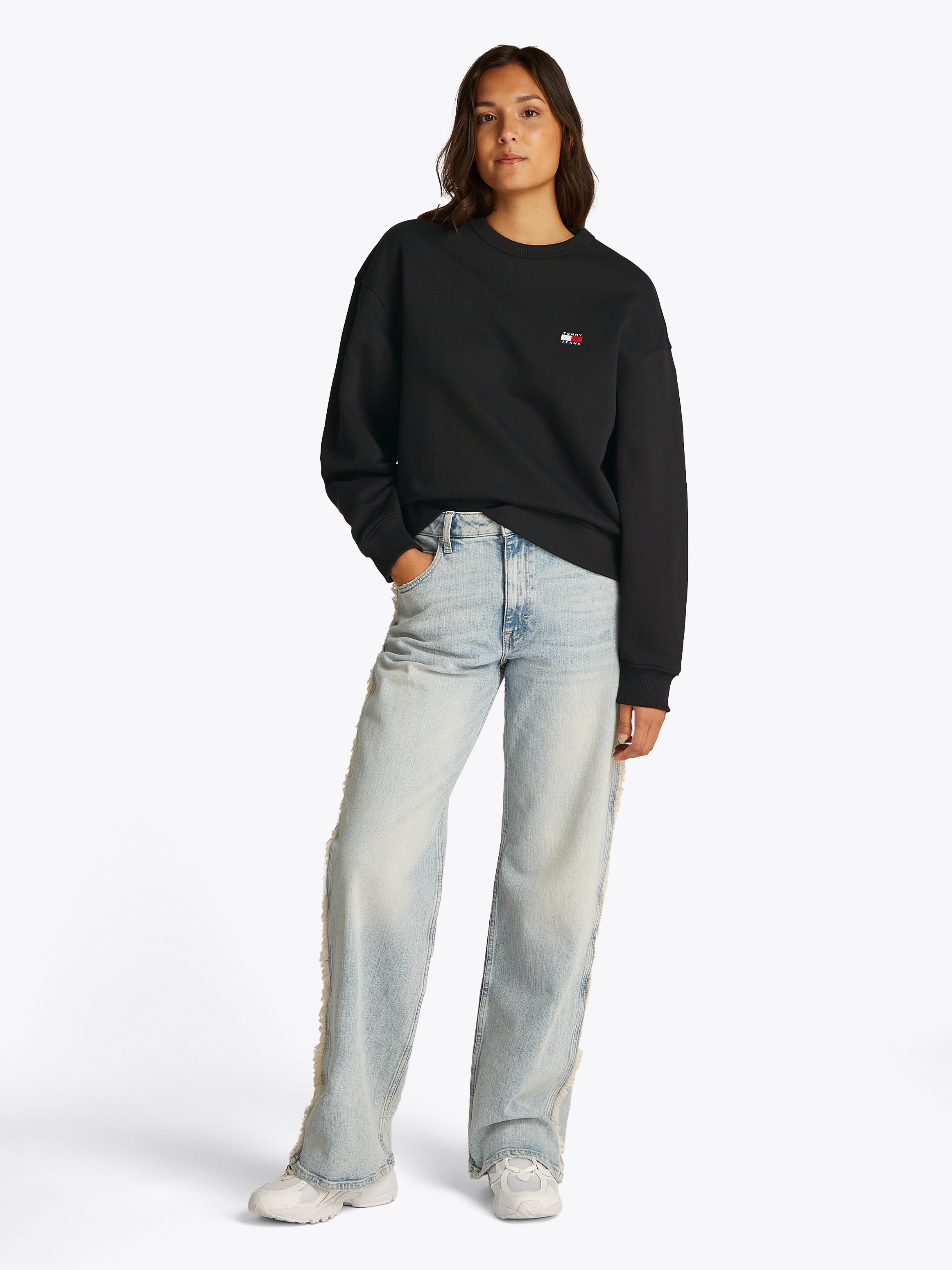 Tommy Jeans Sweatshirt »TJW BXY BADGE CREW«, mit Logo-Badge