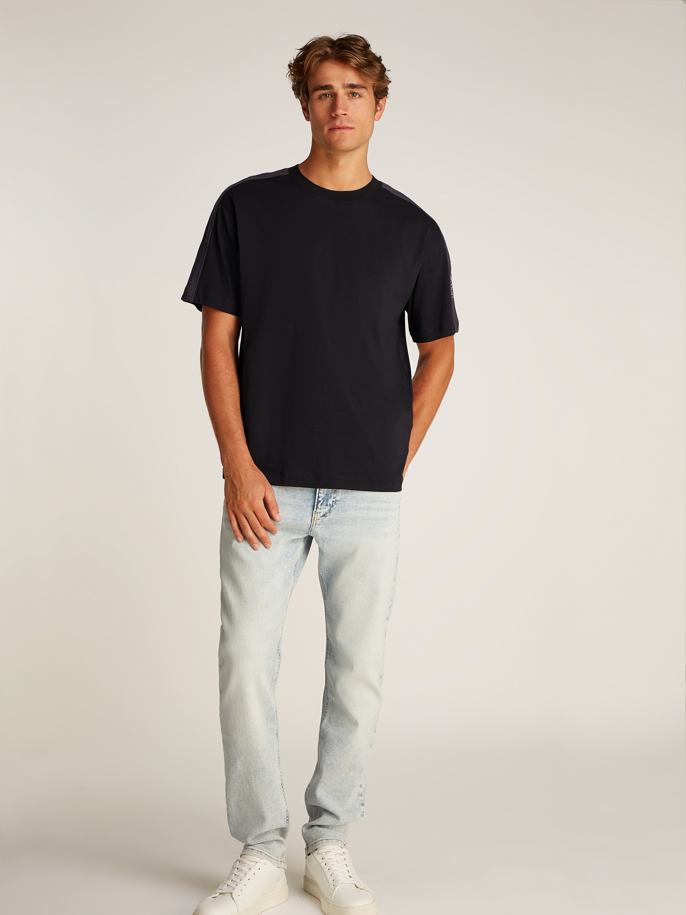 Calvin Klein Jeans T-Shirt »LOGO TAPE TEE«, mit Logo-Band an den Ärmeln