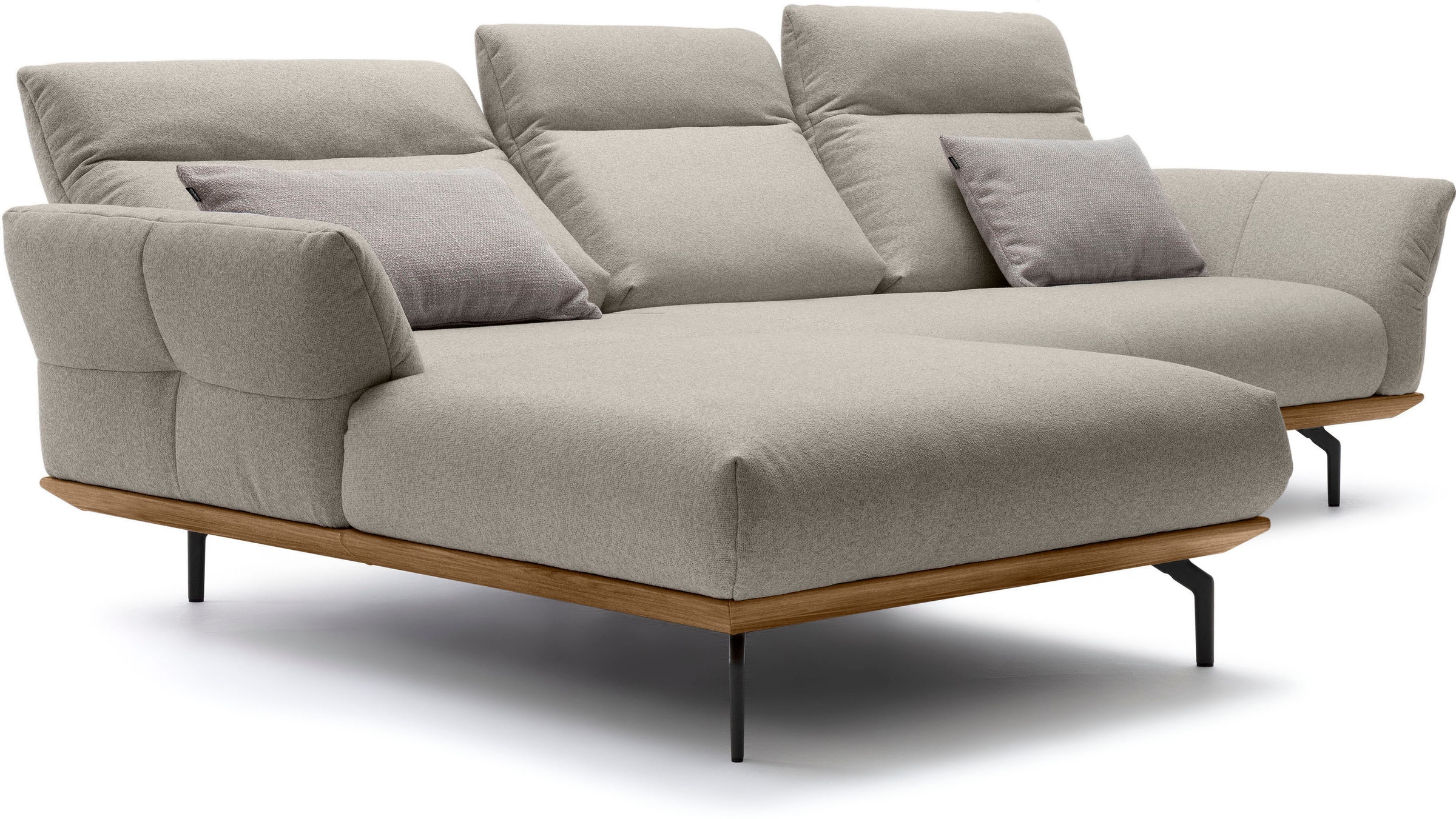 Creation BY ROLF BENZ Ecksofa »CR.460«, Sockel in Nussbaum, Winkelfüße in Umbragrau, Breite 298 cm