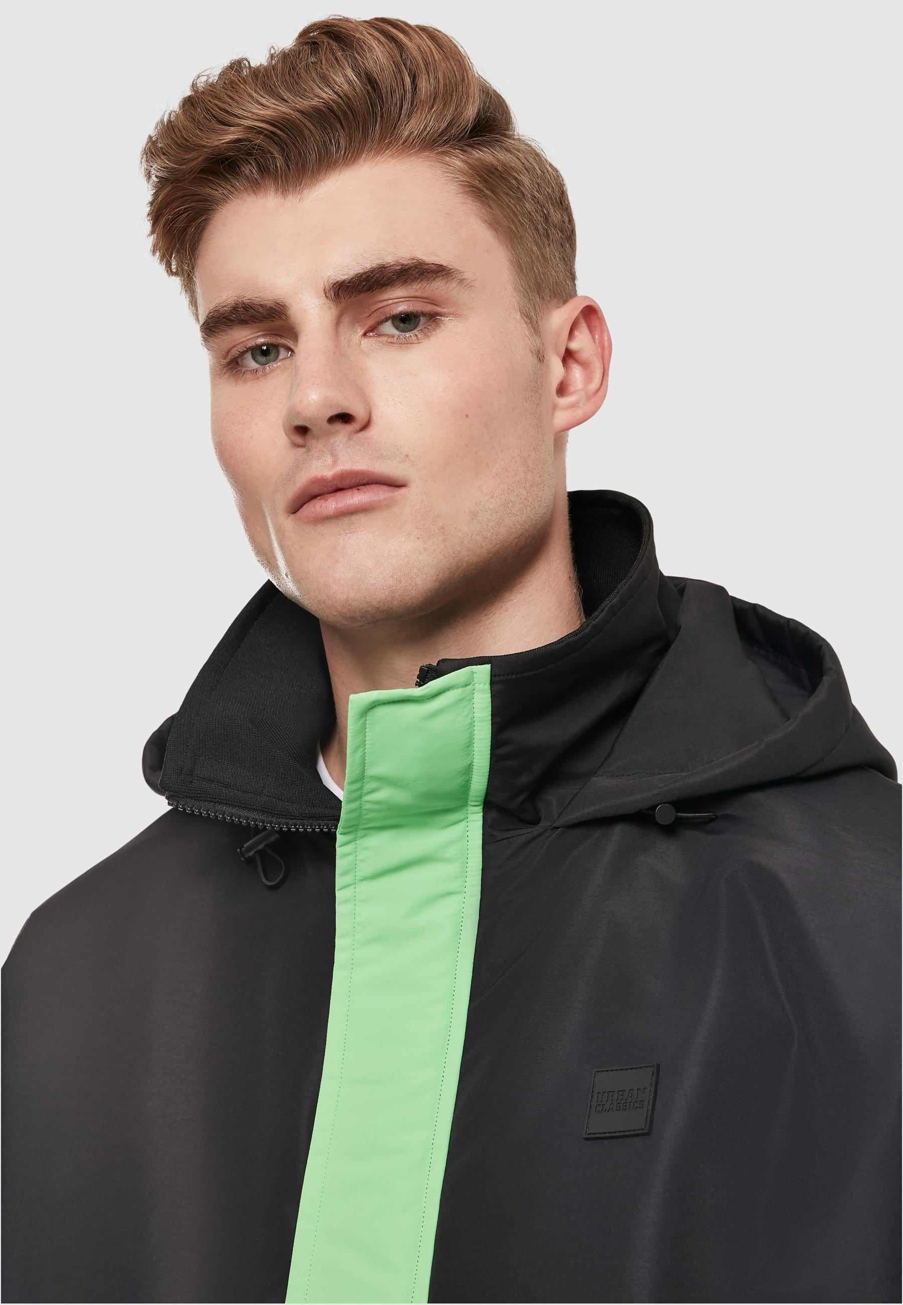 URBAN CLASSICS Allwetterjacke »Urban Classics Herren 3-Tone Neon Mix Pull Over Jacket«, (1 St.), mit Kapuze