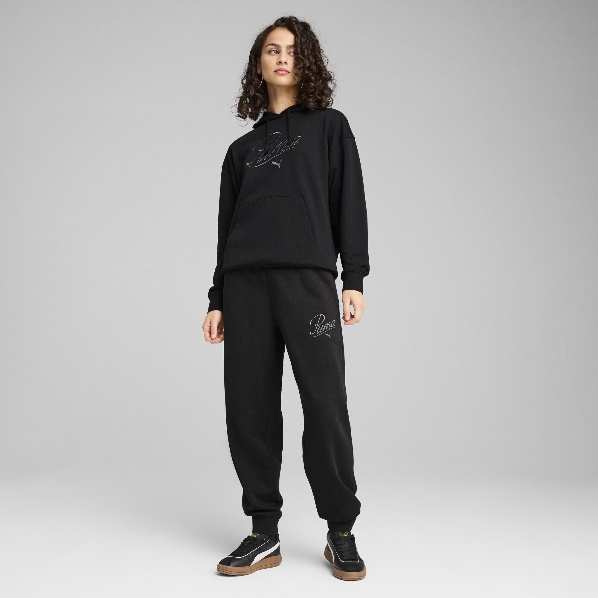 PUMA Sporthose »ESS SCRIPT Comfort Jogginghose Damen«