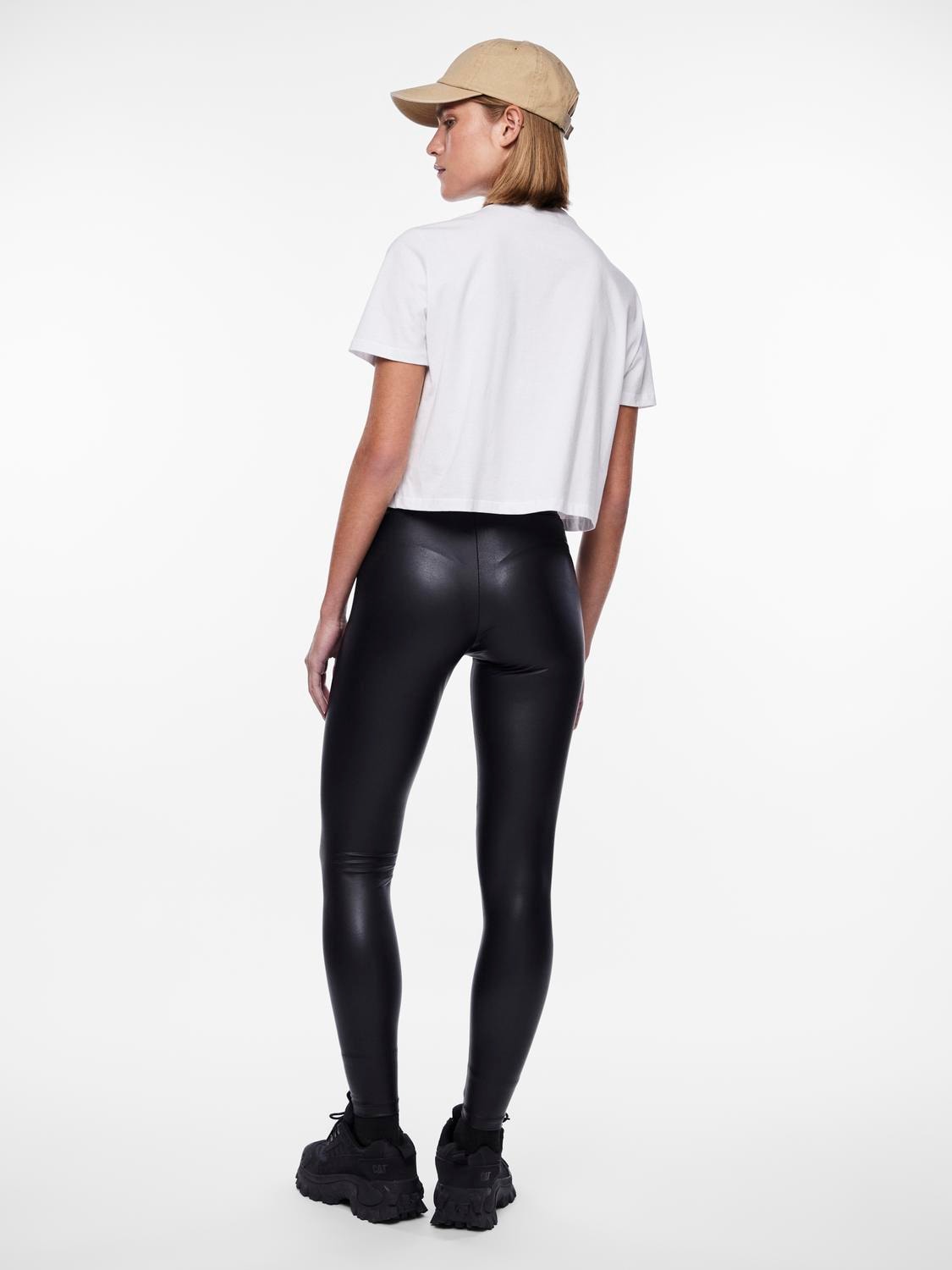 pieces Leggings »PCNEW SHINY LEGGINGS NOOS«, glänzende Optik