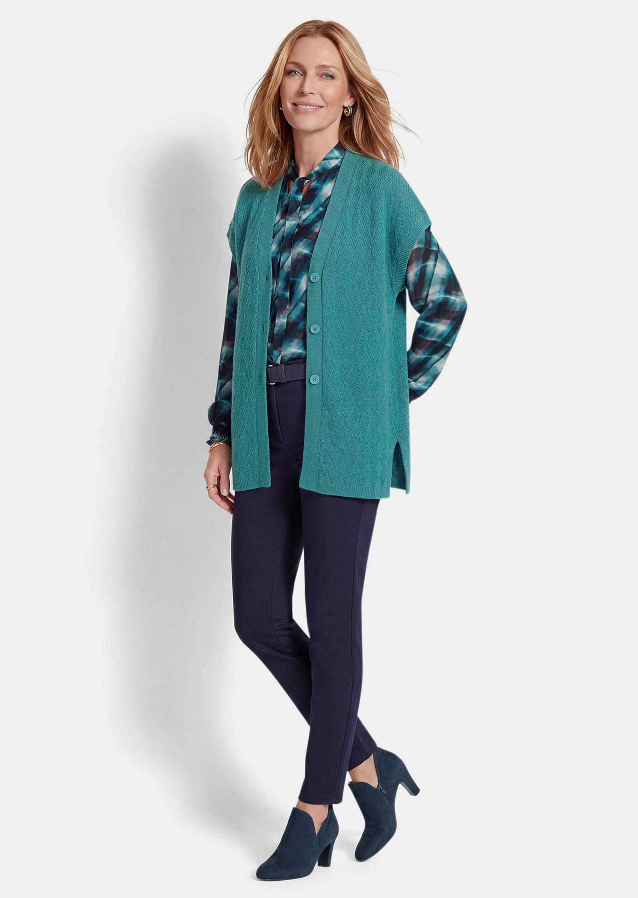 GOLDNER Strickjacke »Kurzgröße Strickweste mit Rautenmuster« seitliche Schlitzer