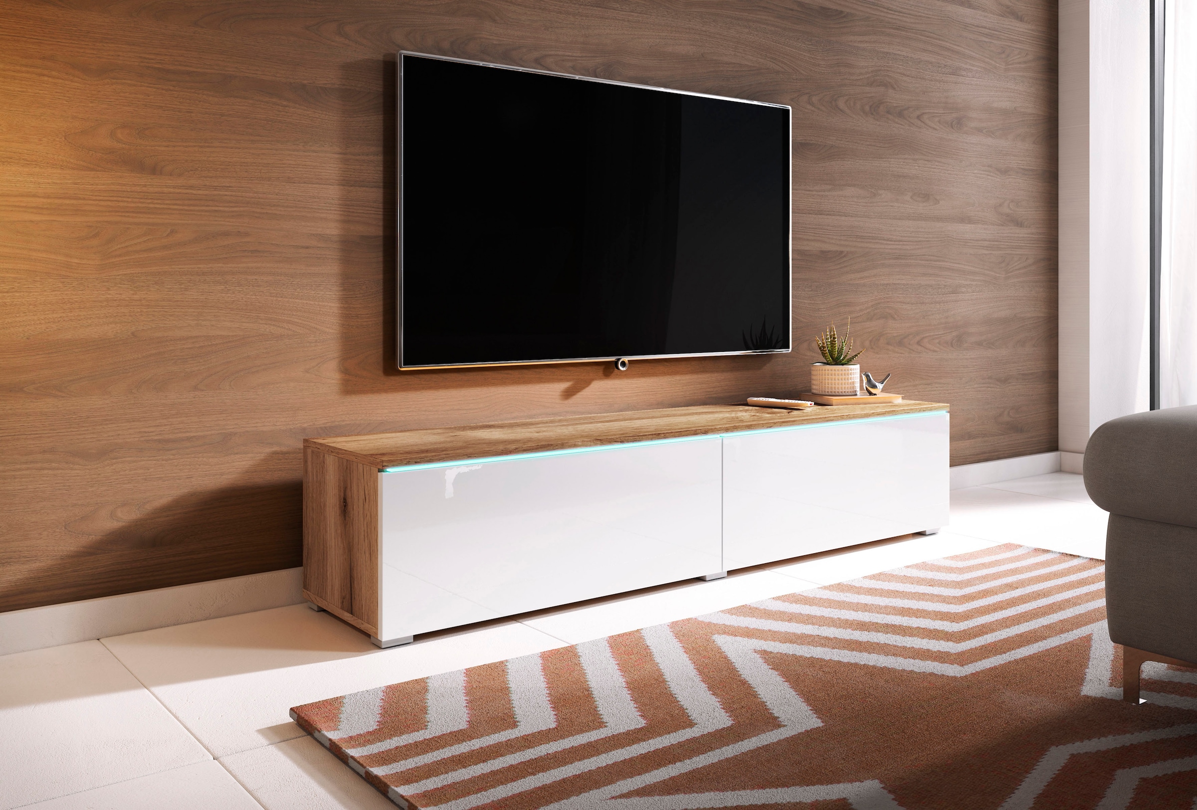 INOSIGN Lowboard »LOWBOARD D, wahlweise mit oder ohne Beleuchtung«, modernes TV-Board ohne Griffe, mit viel Stauraum,stehend und hängend