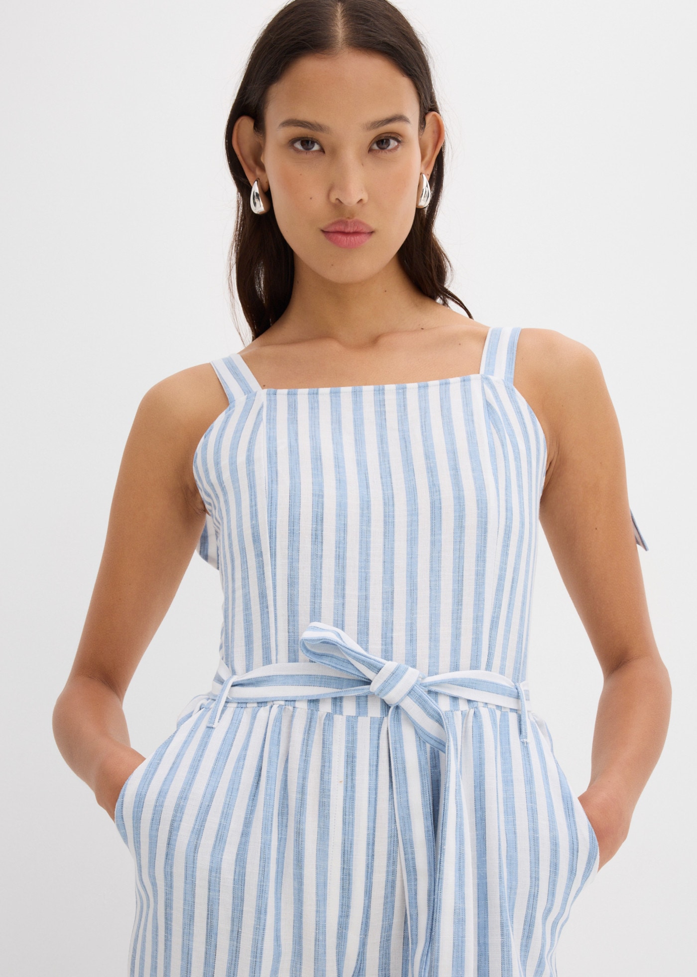 bonprix Jumpsuit loose fit, ärmellos, mit Bindedetails, aus Baumwolle und Leinen