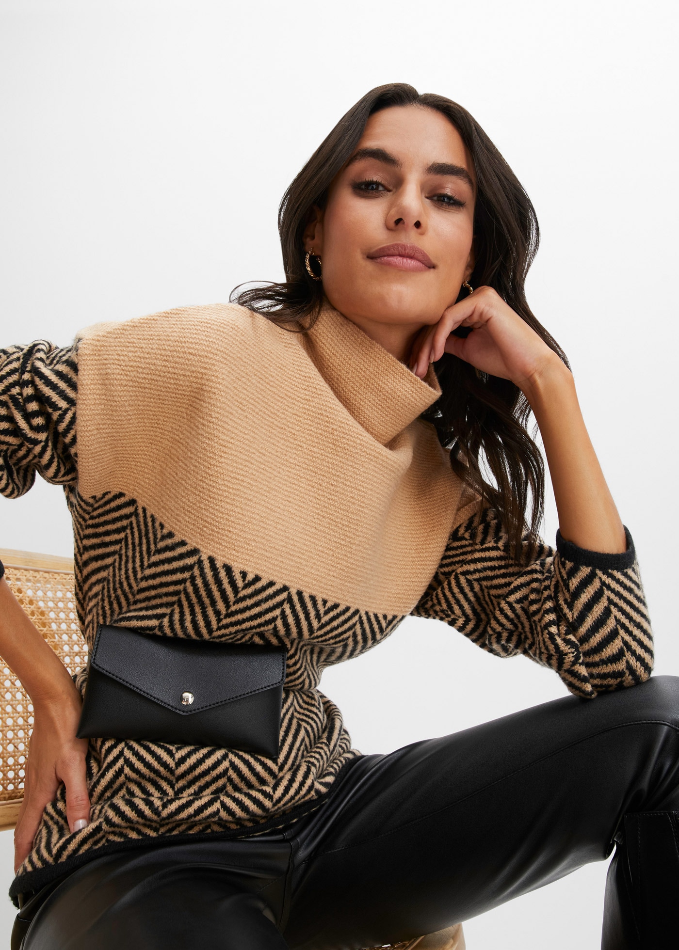 bonprix Strickpullover zweifarbig mit Fischgrätmuster, ohne Verschluss, hüftbedeckend