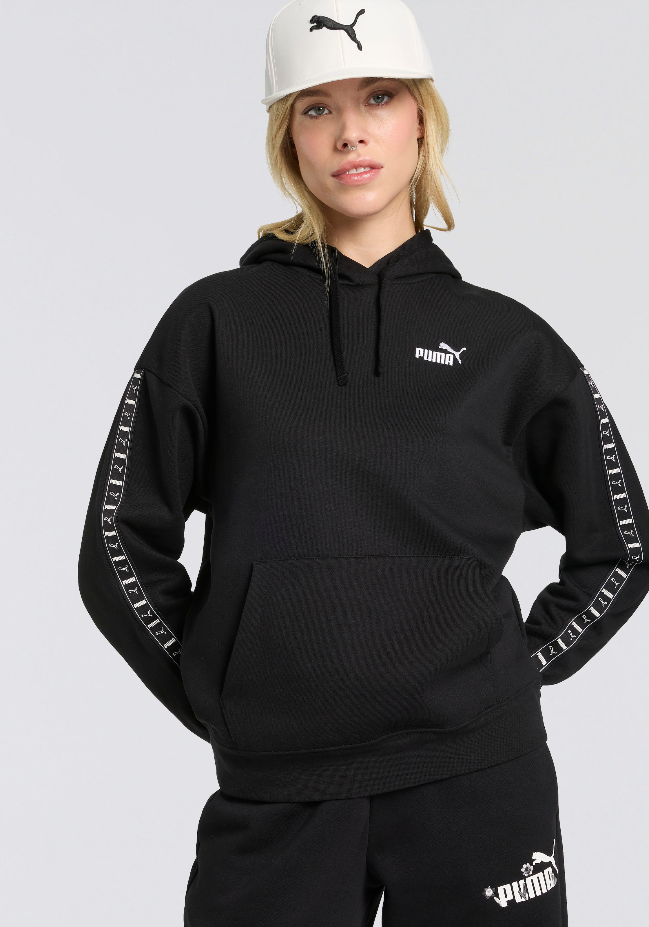 PUMA Kapuzensweatshirt "ESS TAPE HOODIE COMFORT FL" günstig online kaufen