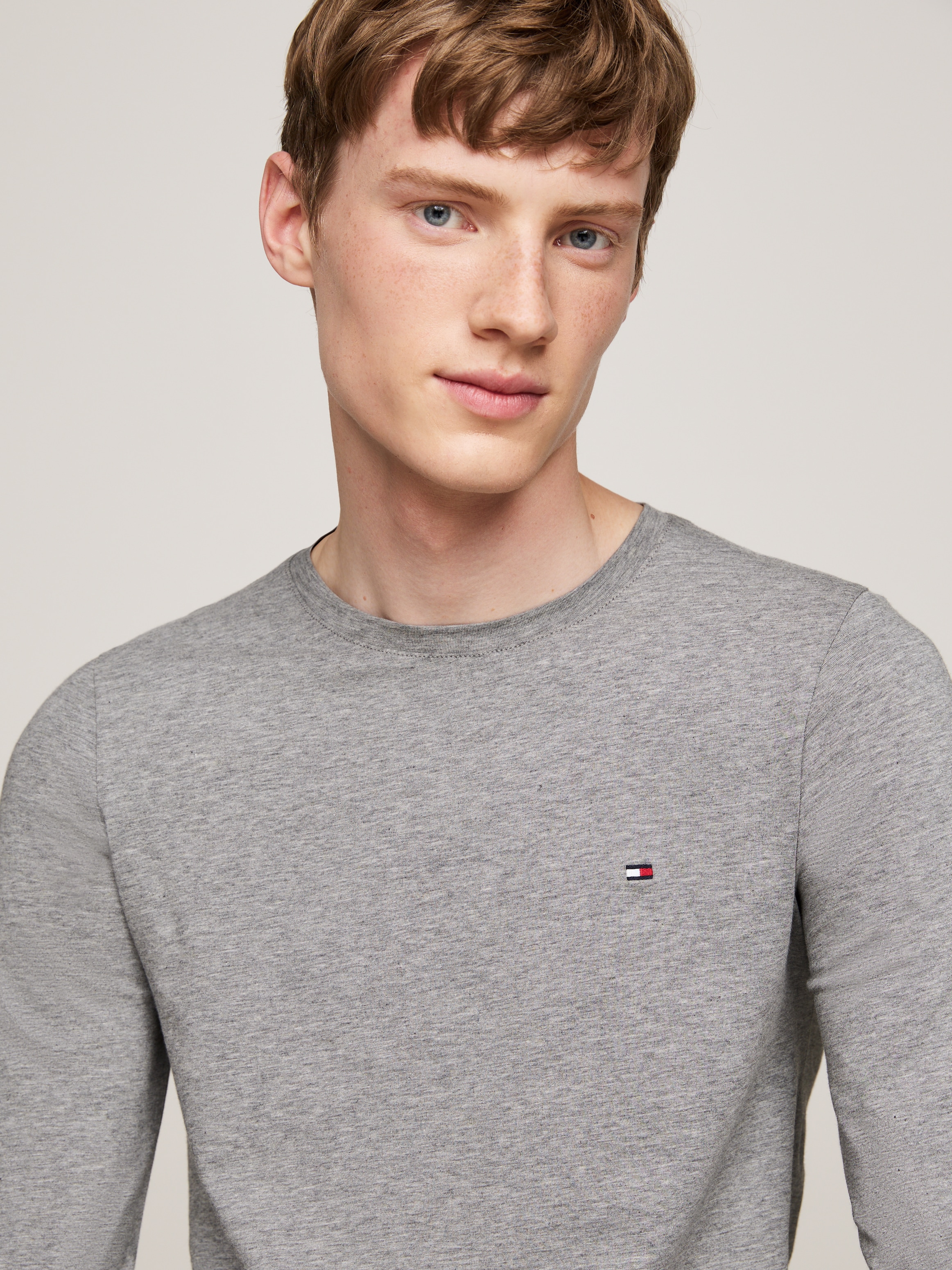Tommy Hilfiger Rundhalsshirt »STRETCH SLIM FIT LONG SLEEVE TEE«, im Streifenlook